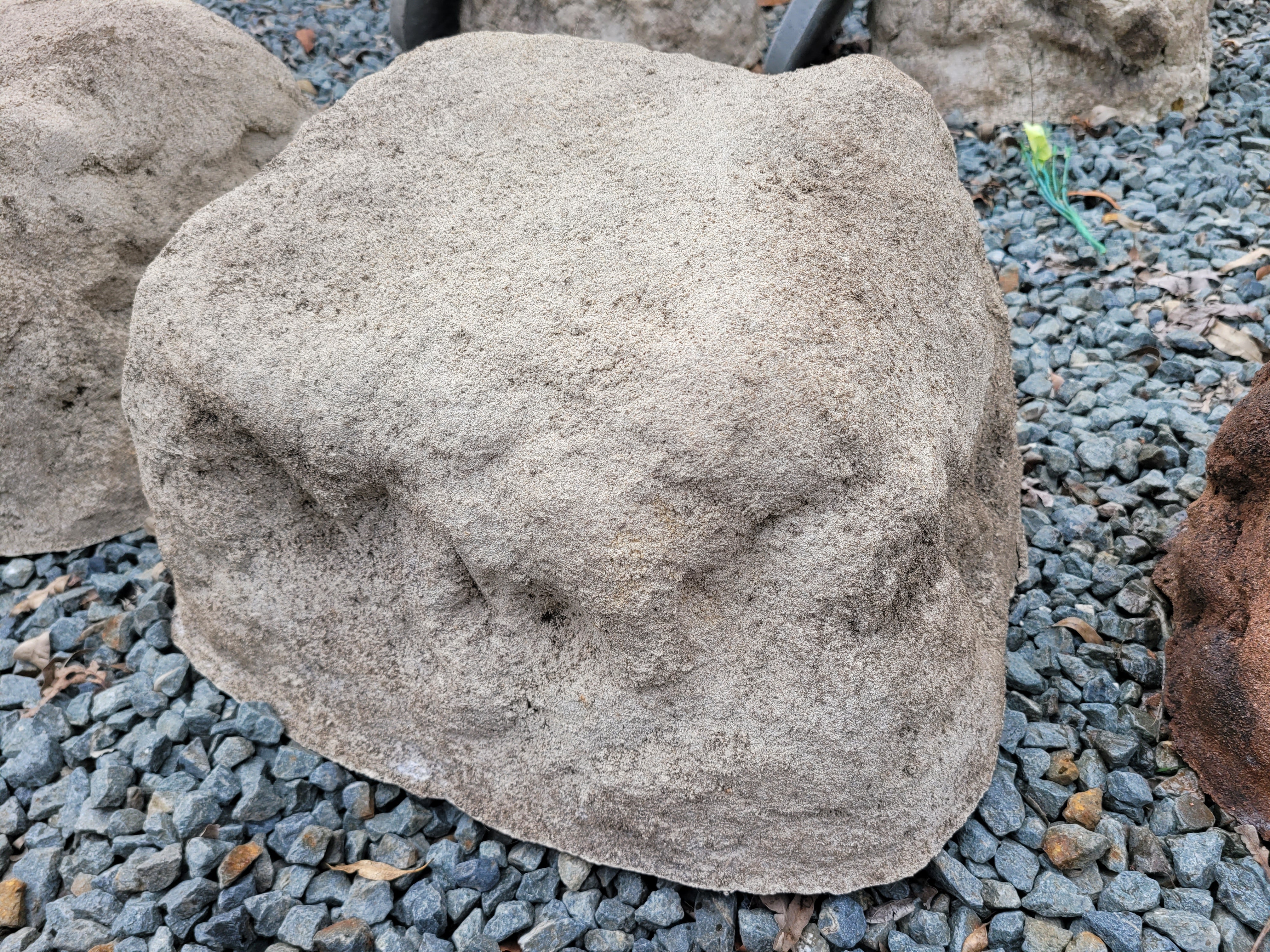 (Memorial Rock Urn 1853 Large Double Natural Riversand