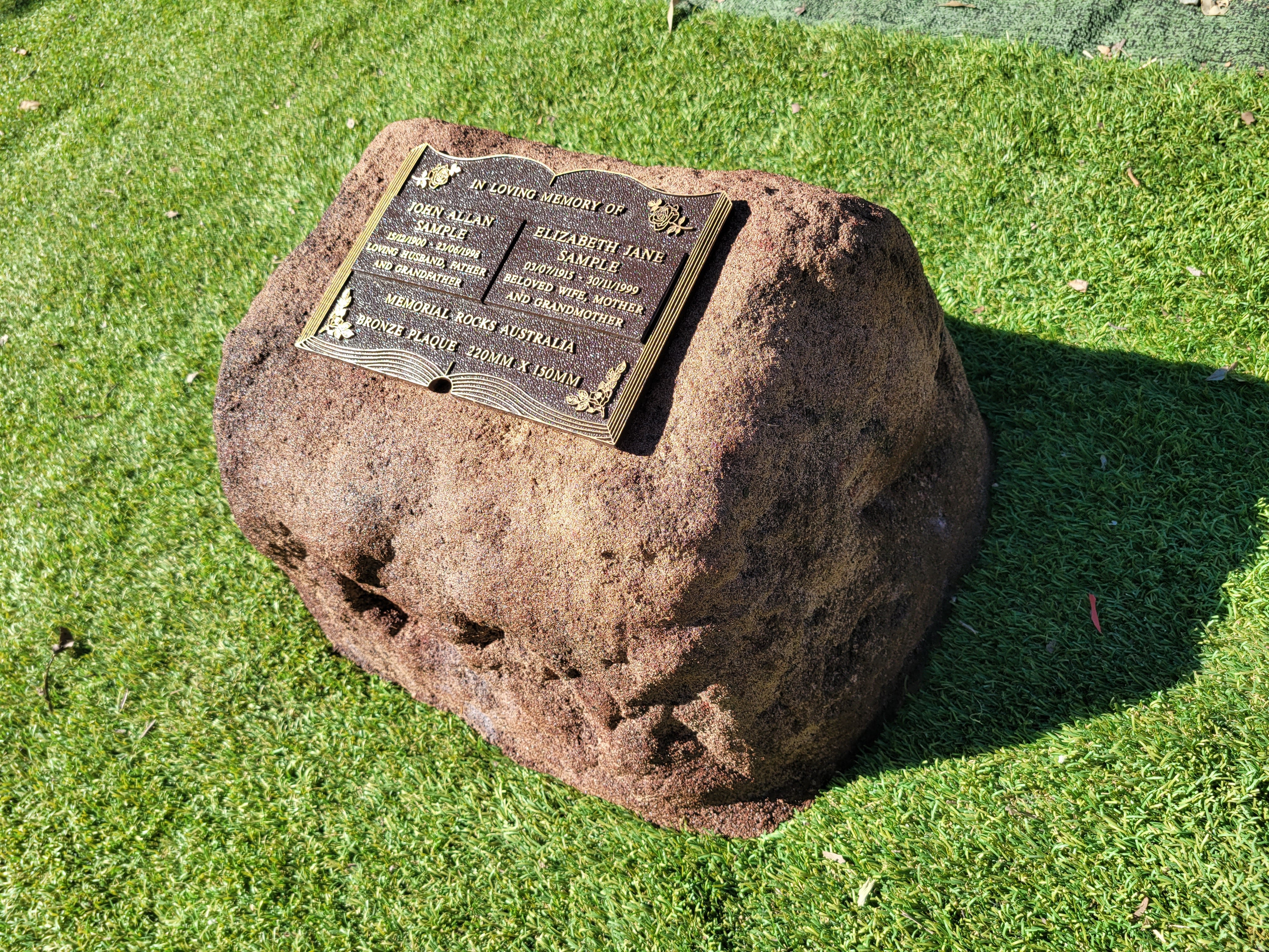 Memorial Rock Urn 1877 Large Double Brown