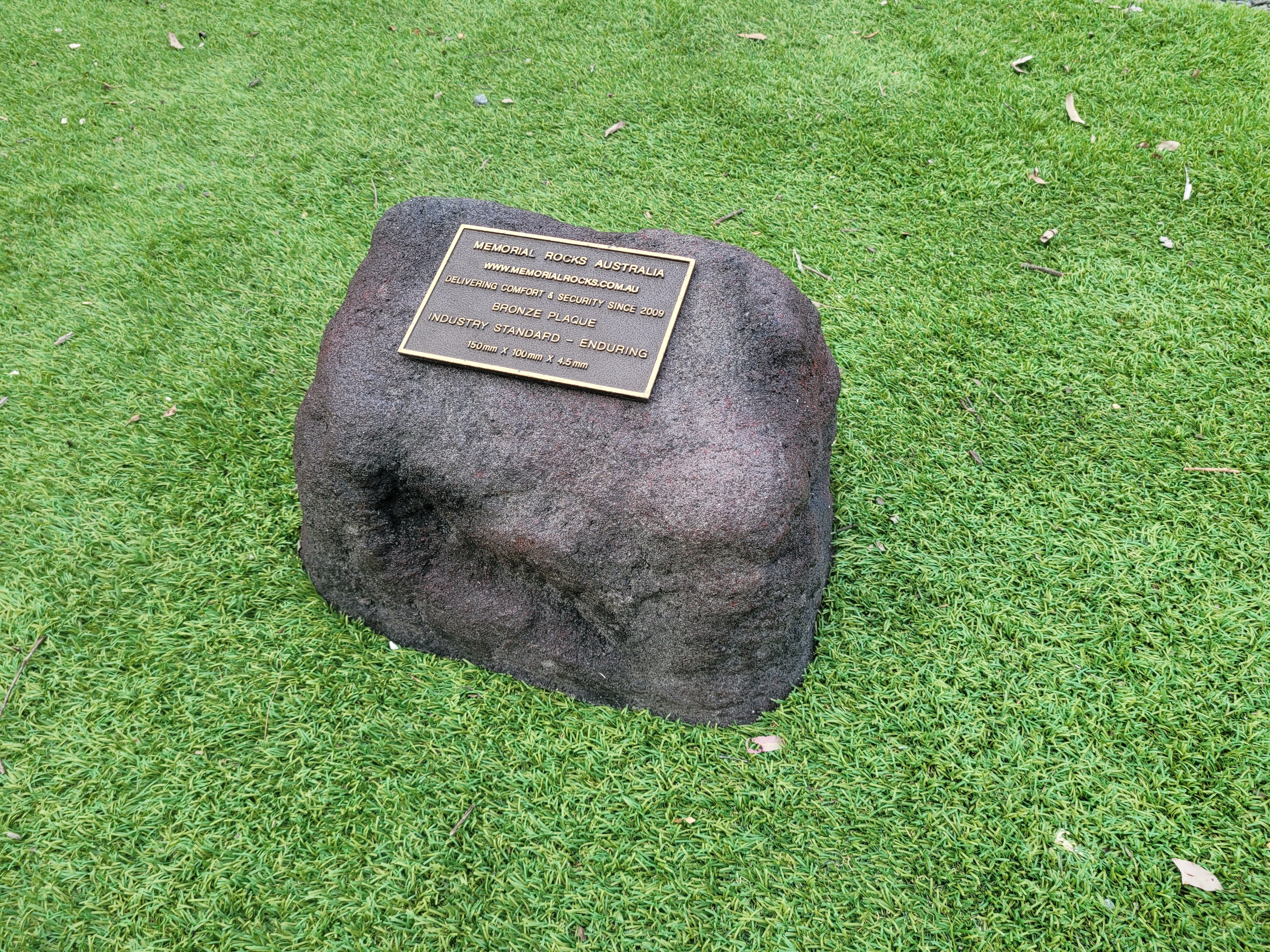Memorial Rock Urn 1892 Regular Black