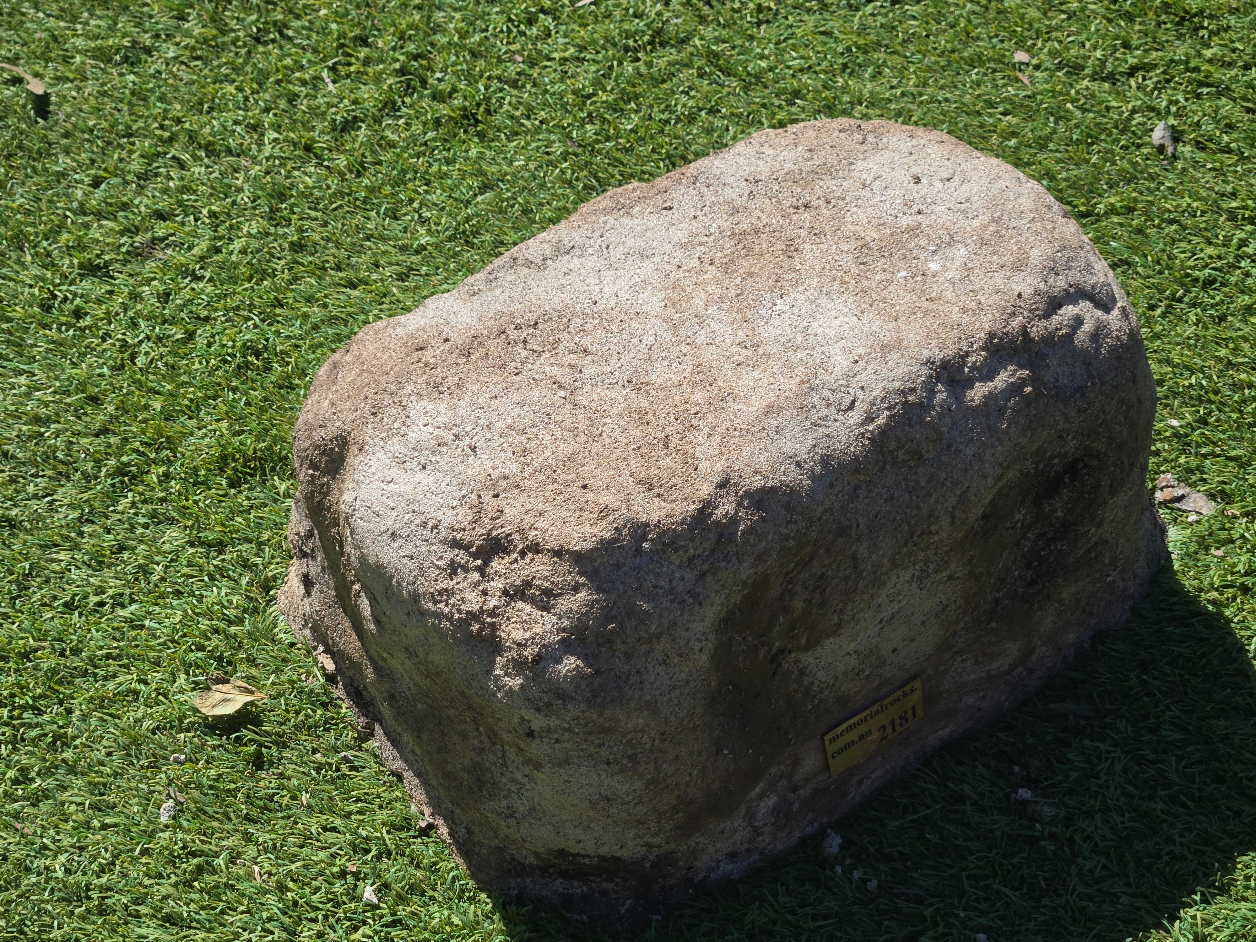 Memorial Rock Urn  2181 Regular Natural Riversand