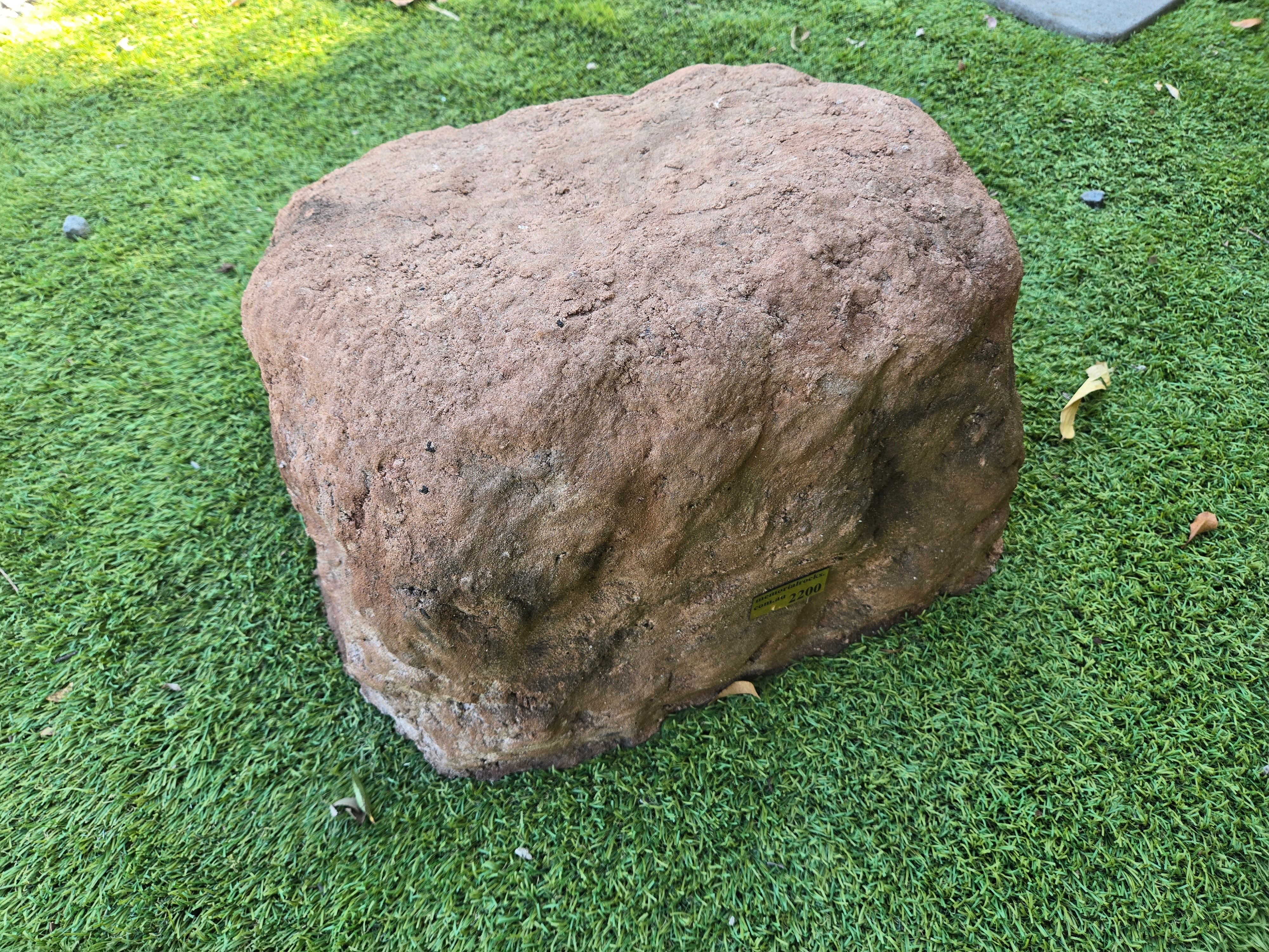 Memorial Rock Urn 2200 Large Double Brown