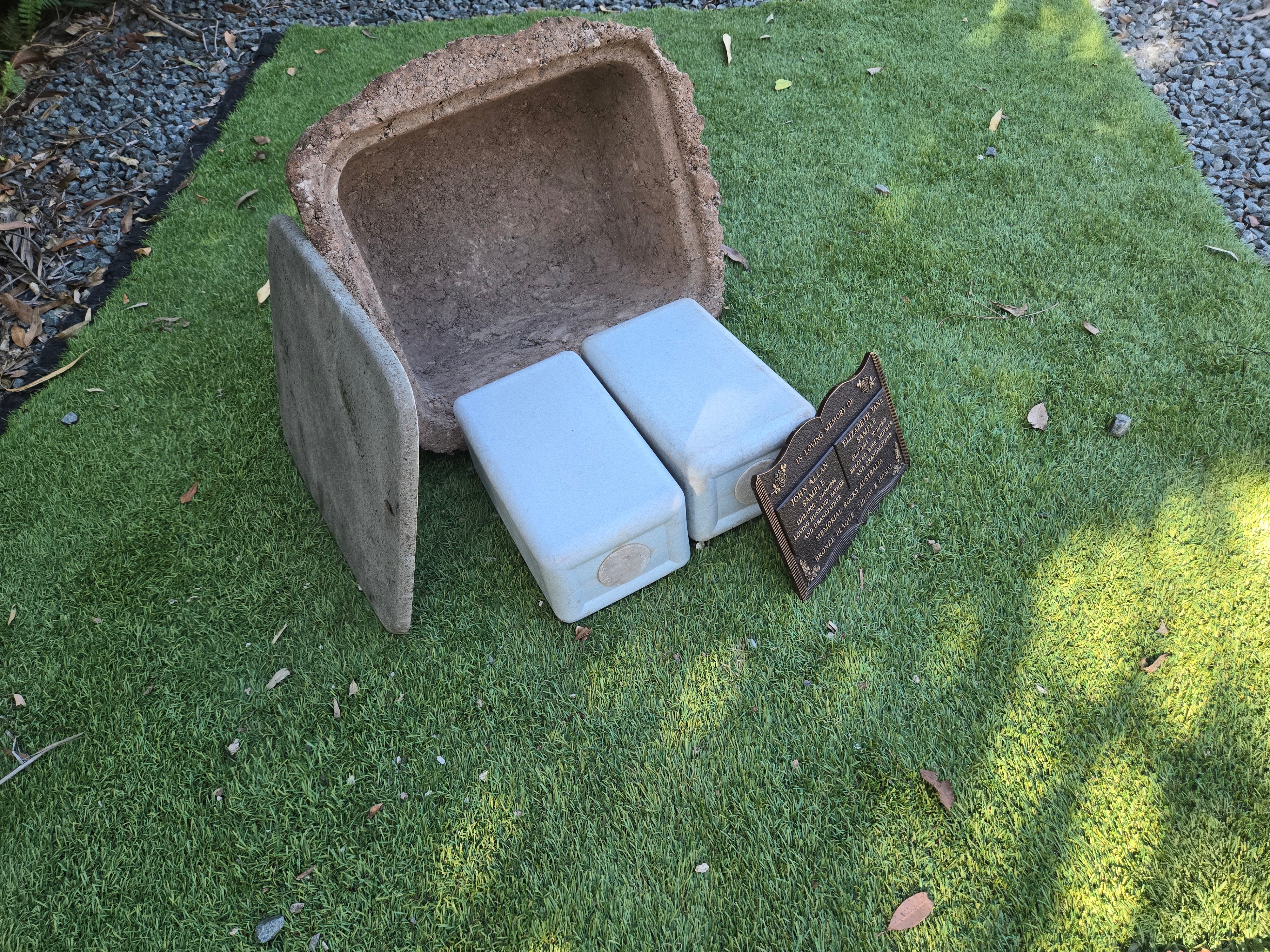 Memorial Rock Urn 2201 Large Double Brown