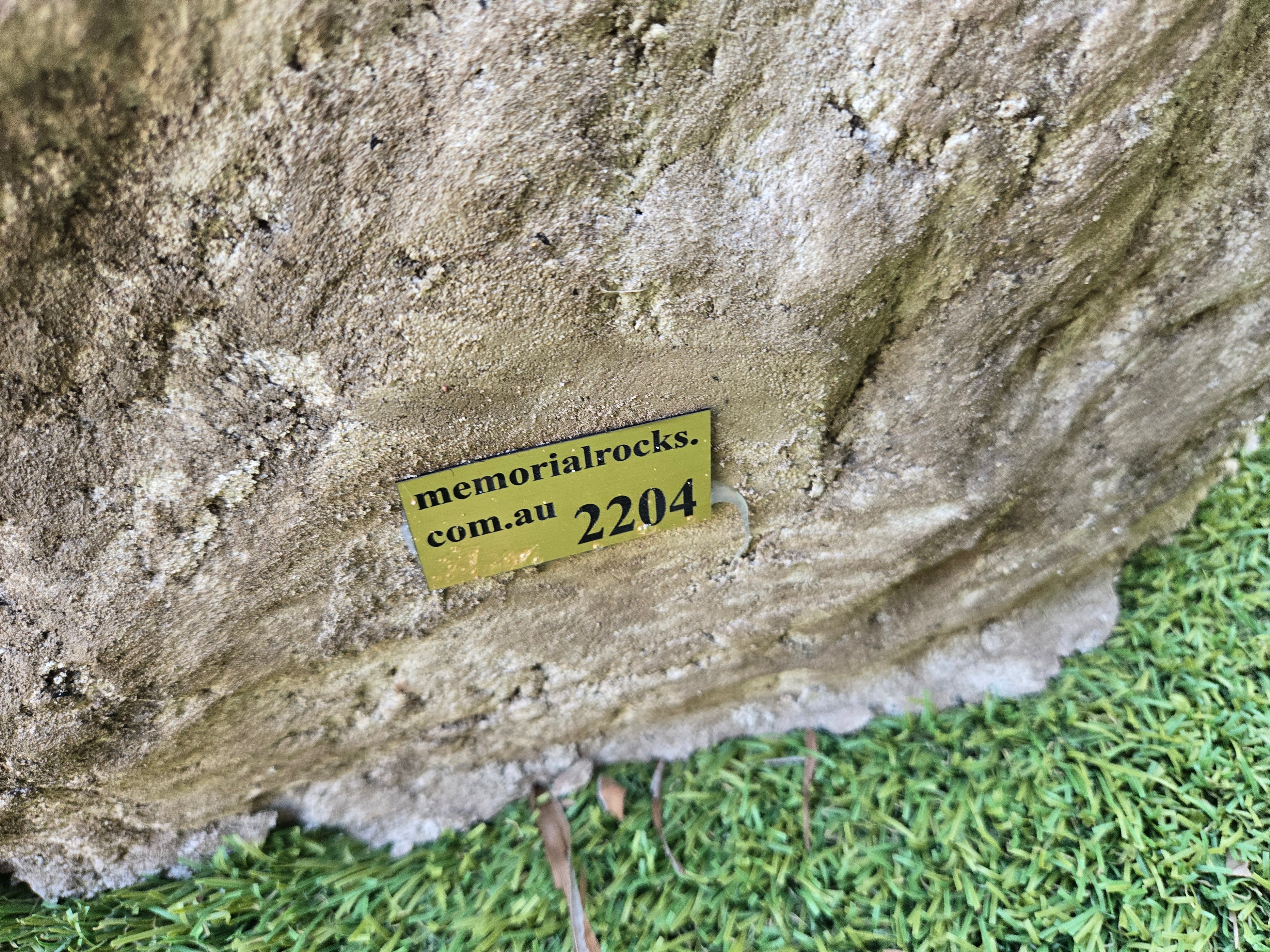 Memorial Rock Urn 2204 Large Double Natural Riversand