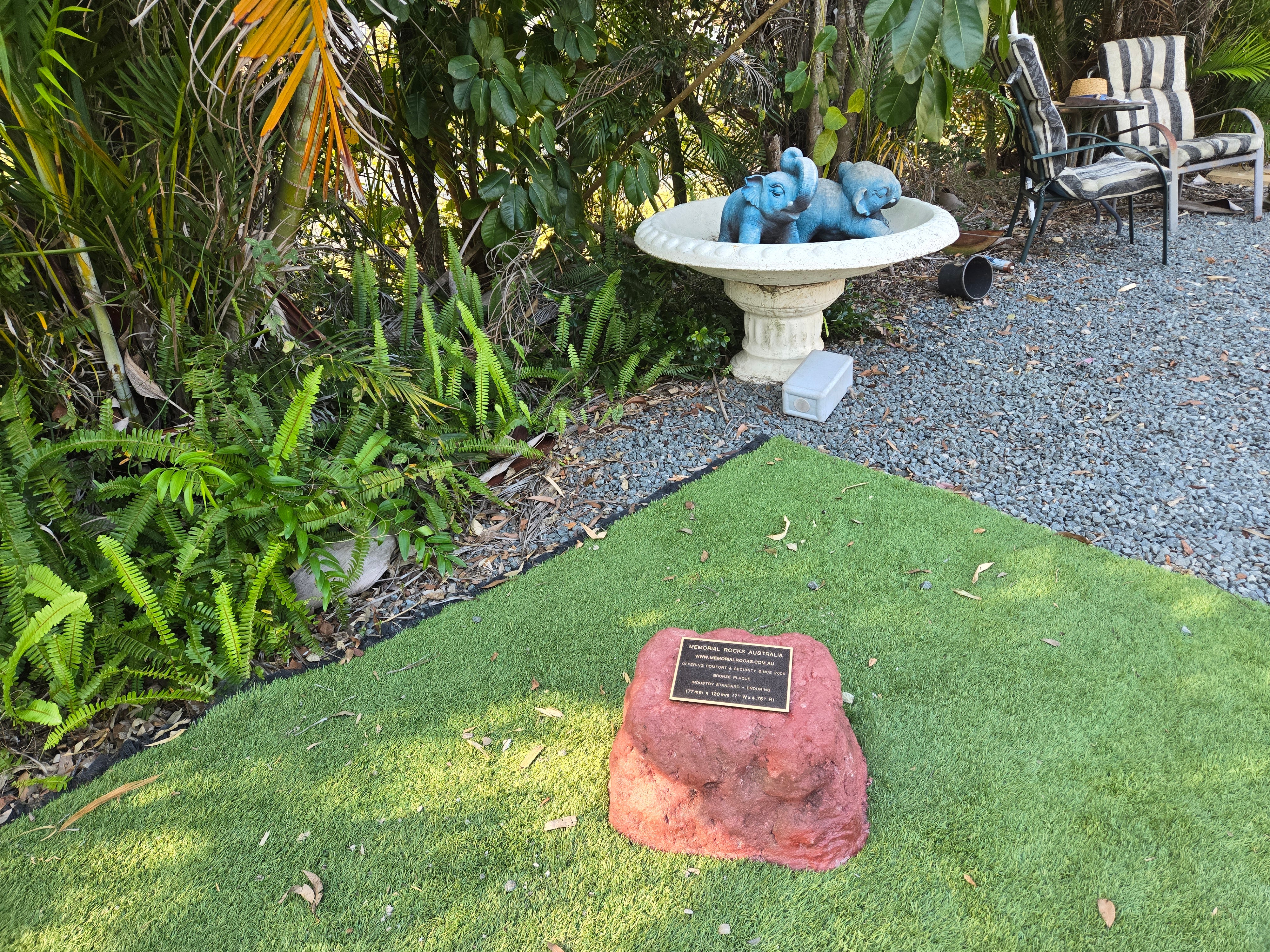 Memorial Rock Urn 2207 Large Red