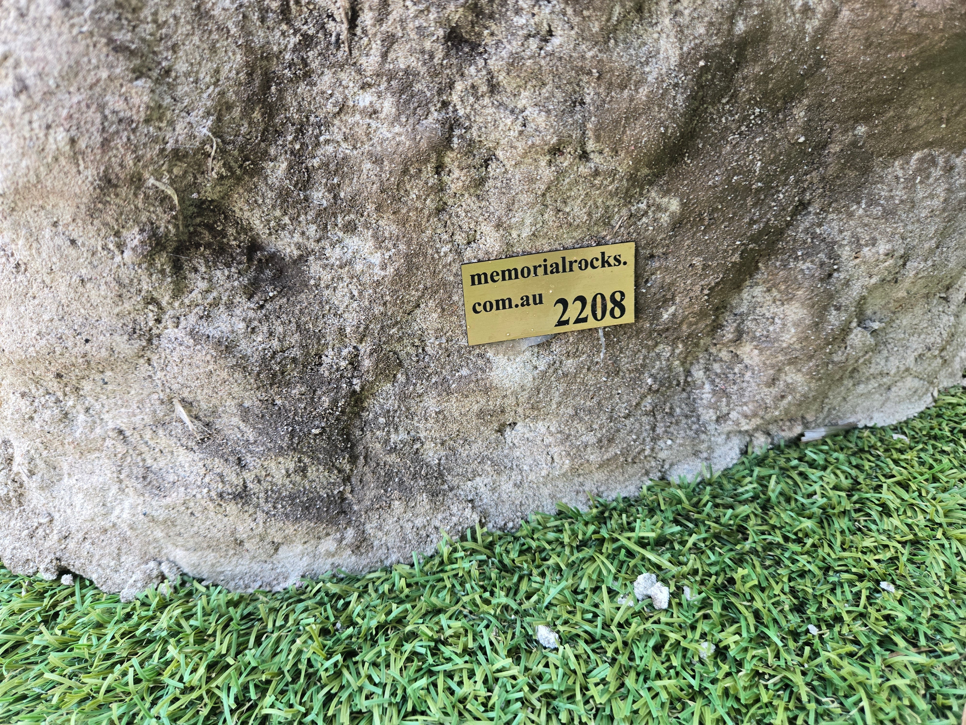 Memorial Rock Urn 2208 Large Natural Riversand