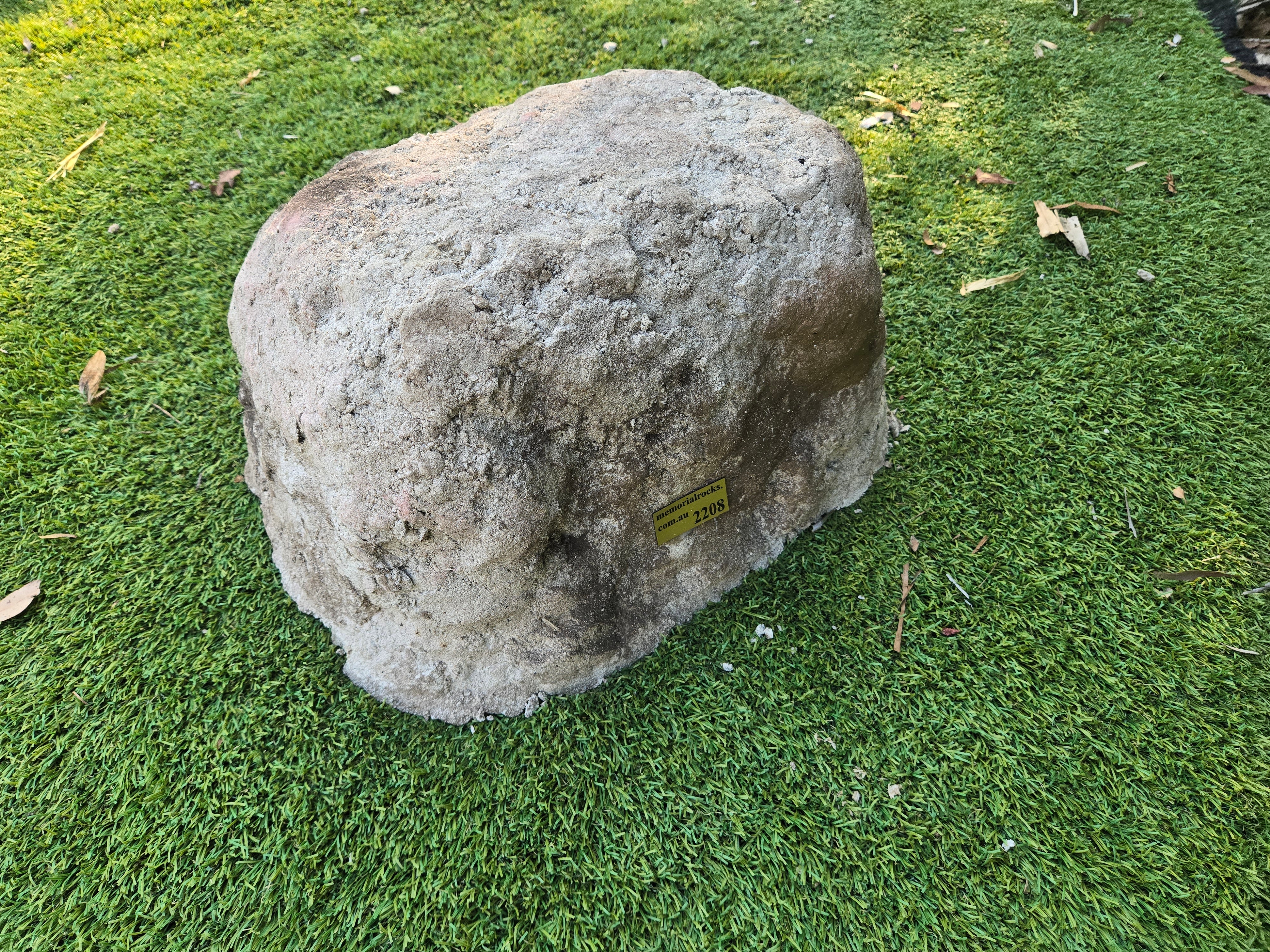 Memorial Rock Urn 2208 Large Natural Riversand