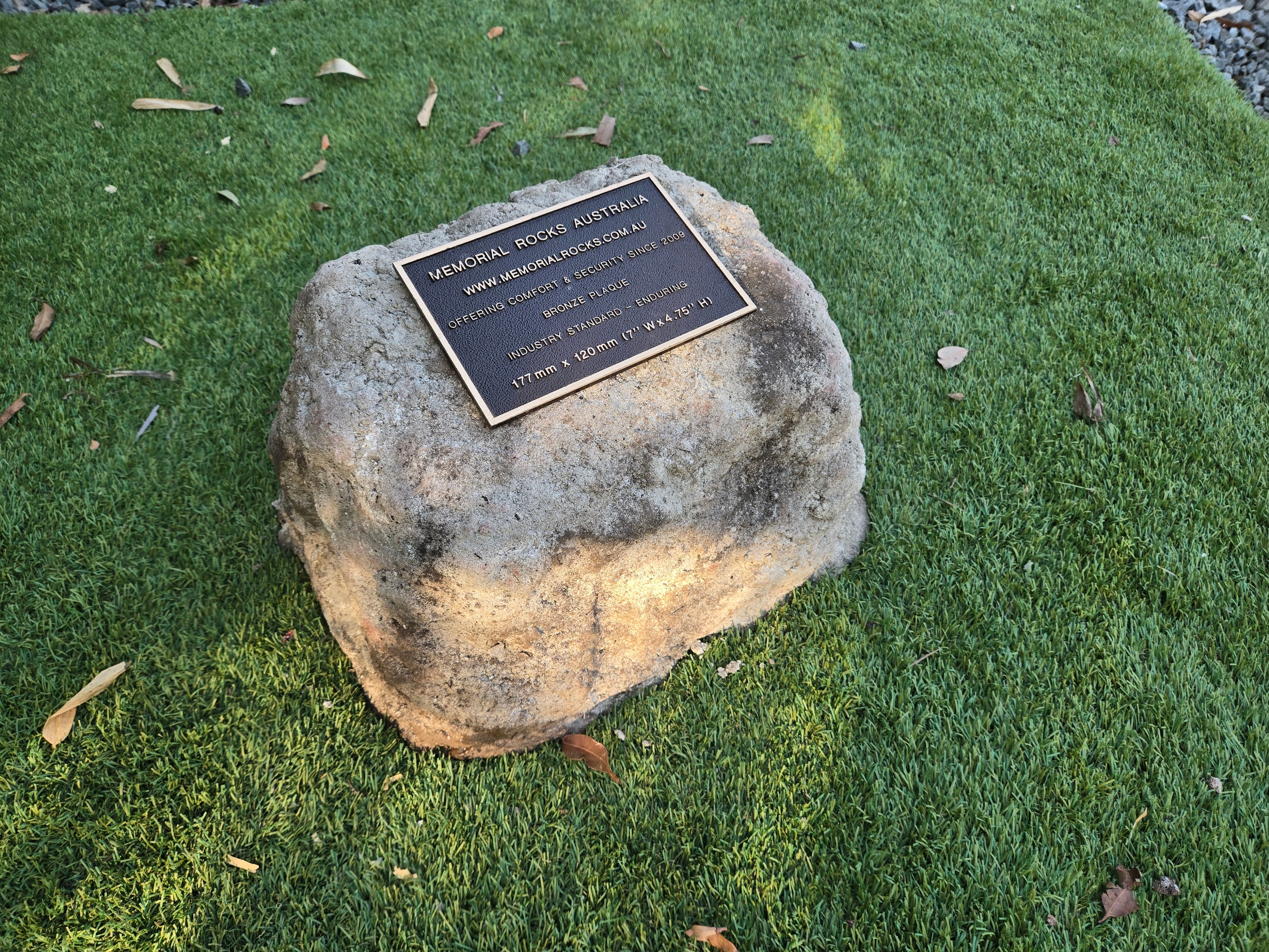 Memorial Rock Urn 2208 Large Natural Riversand