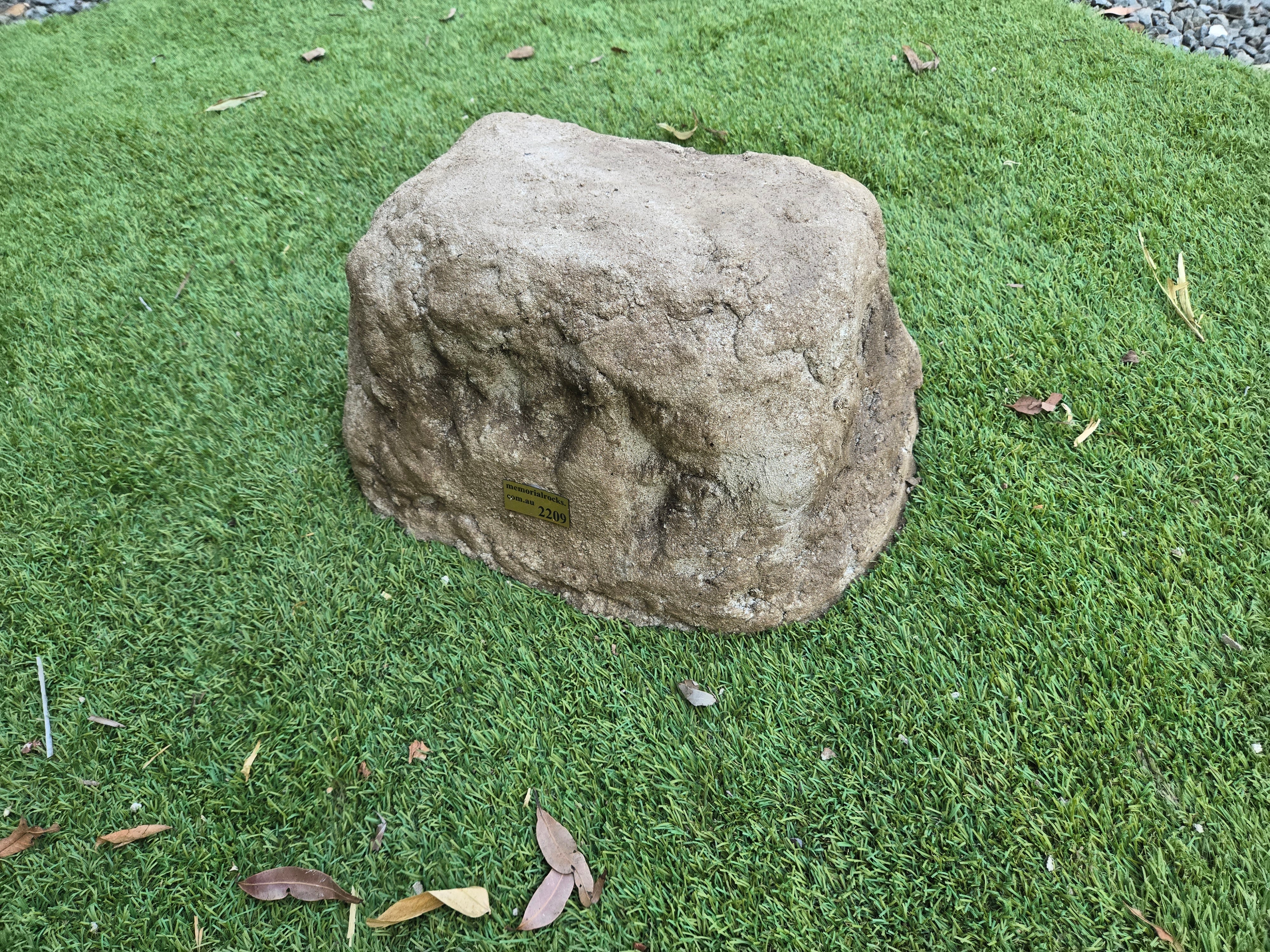 Memorial Rock Urn 2209 Large Natural Riversand