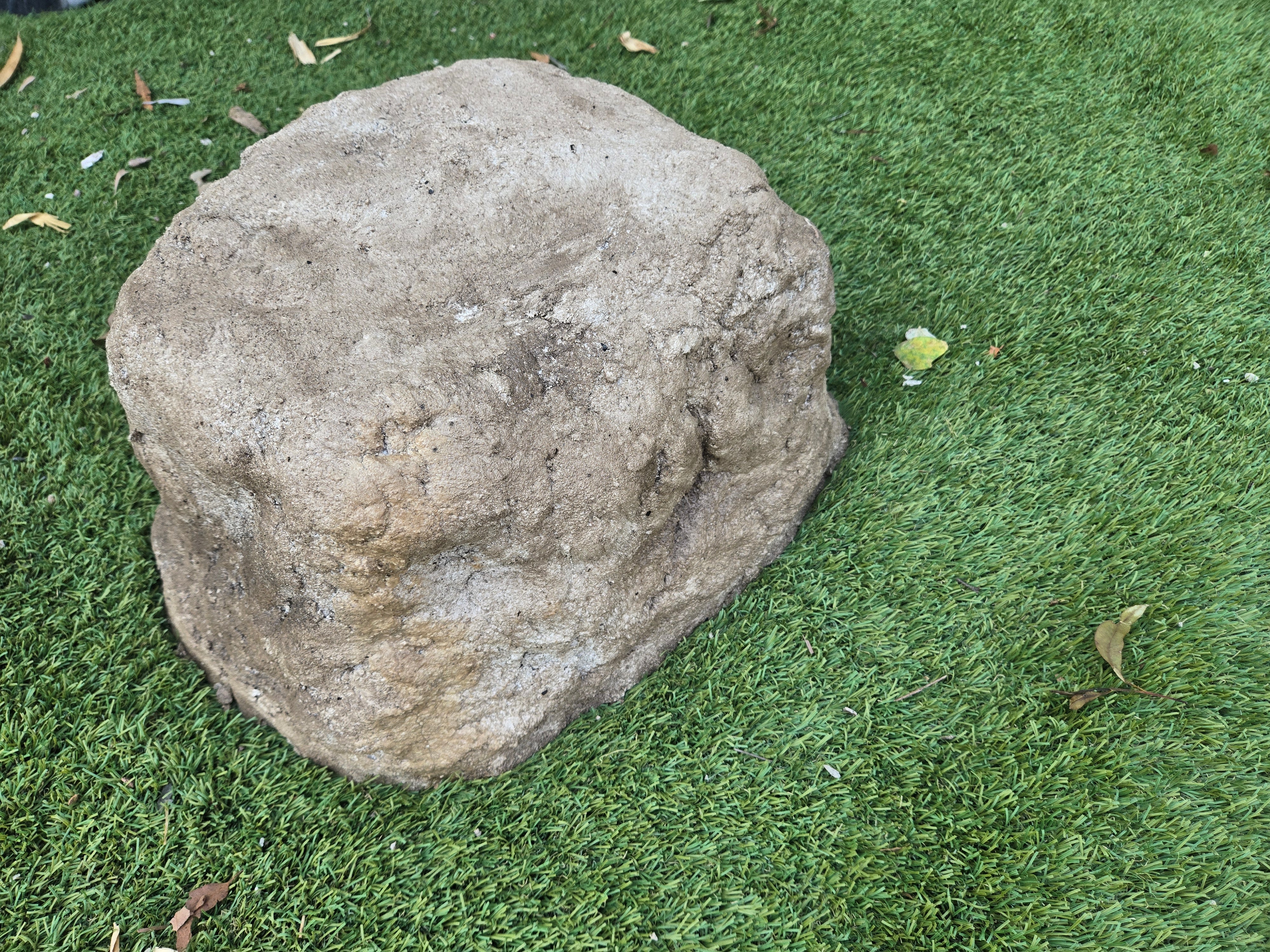 Memorial Rock Urn 2209 Large Natural Riversand