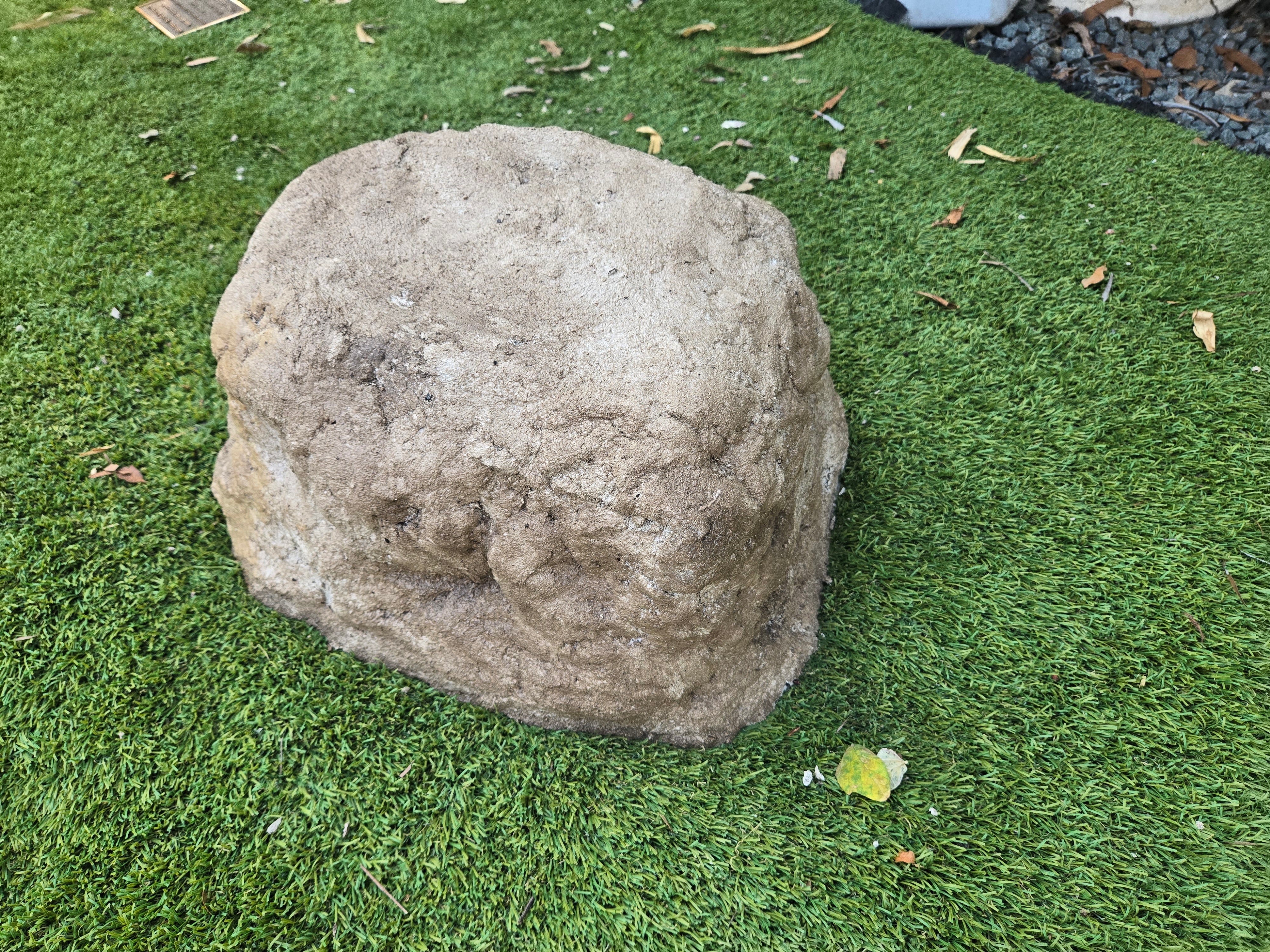 Memorial Rock Urn 2209 Large Natural Riversand