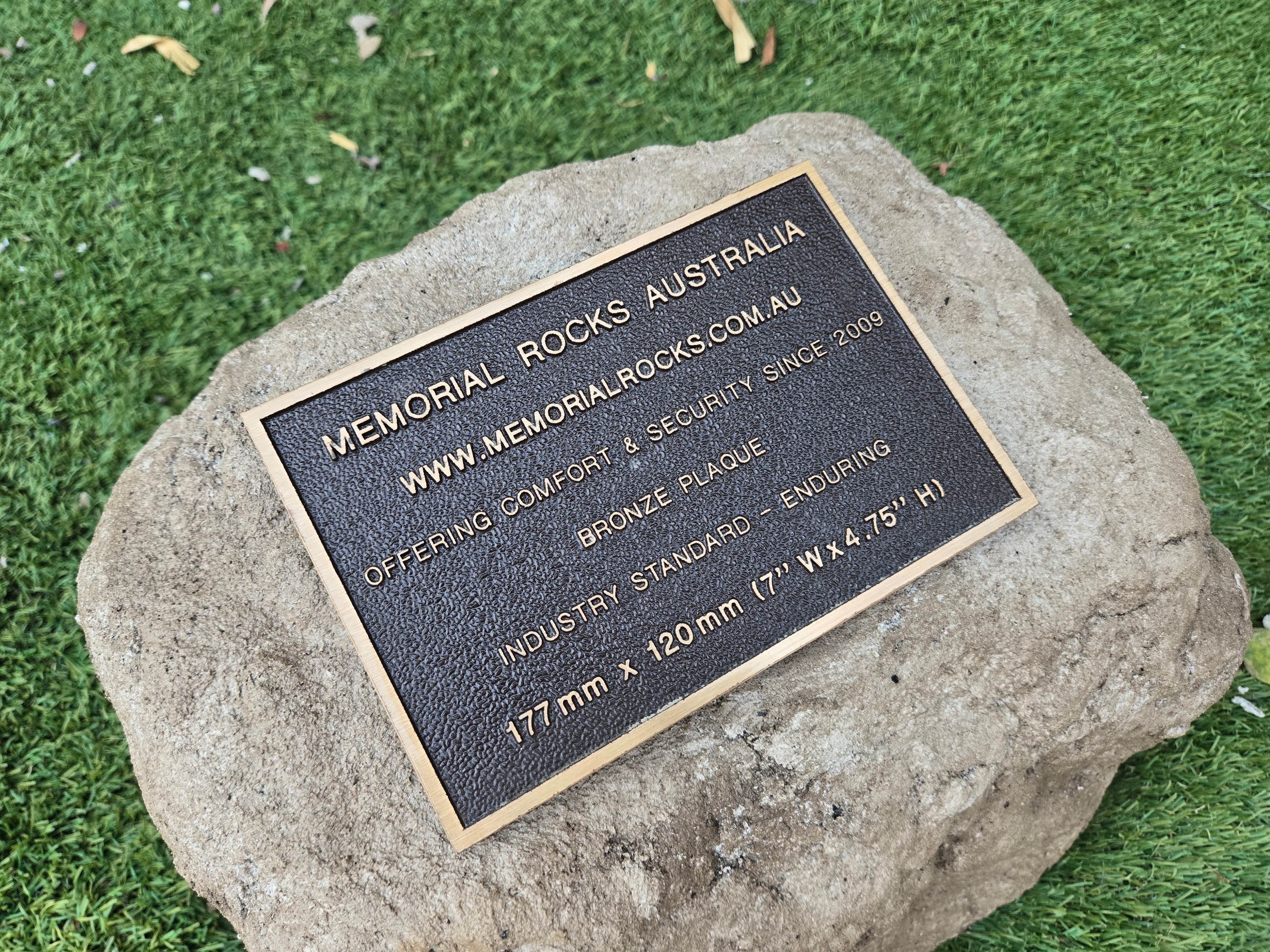 Memorial Rock Urn 2209 Large Natural Riversand