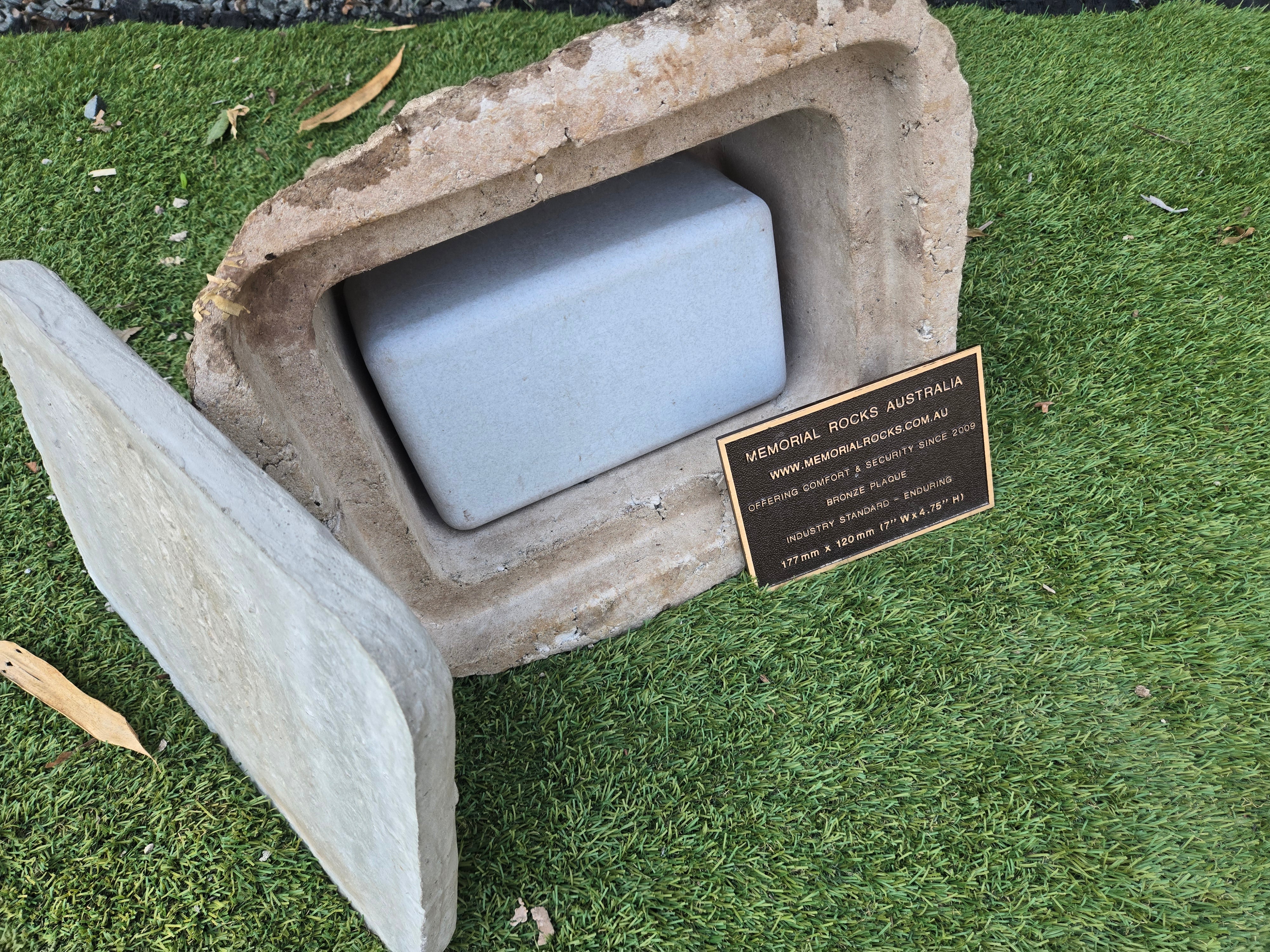 Memorial Rock Urn 2209 Large Natural Riversand