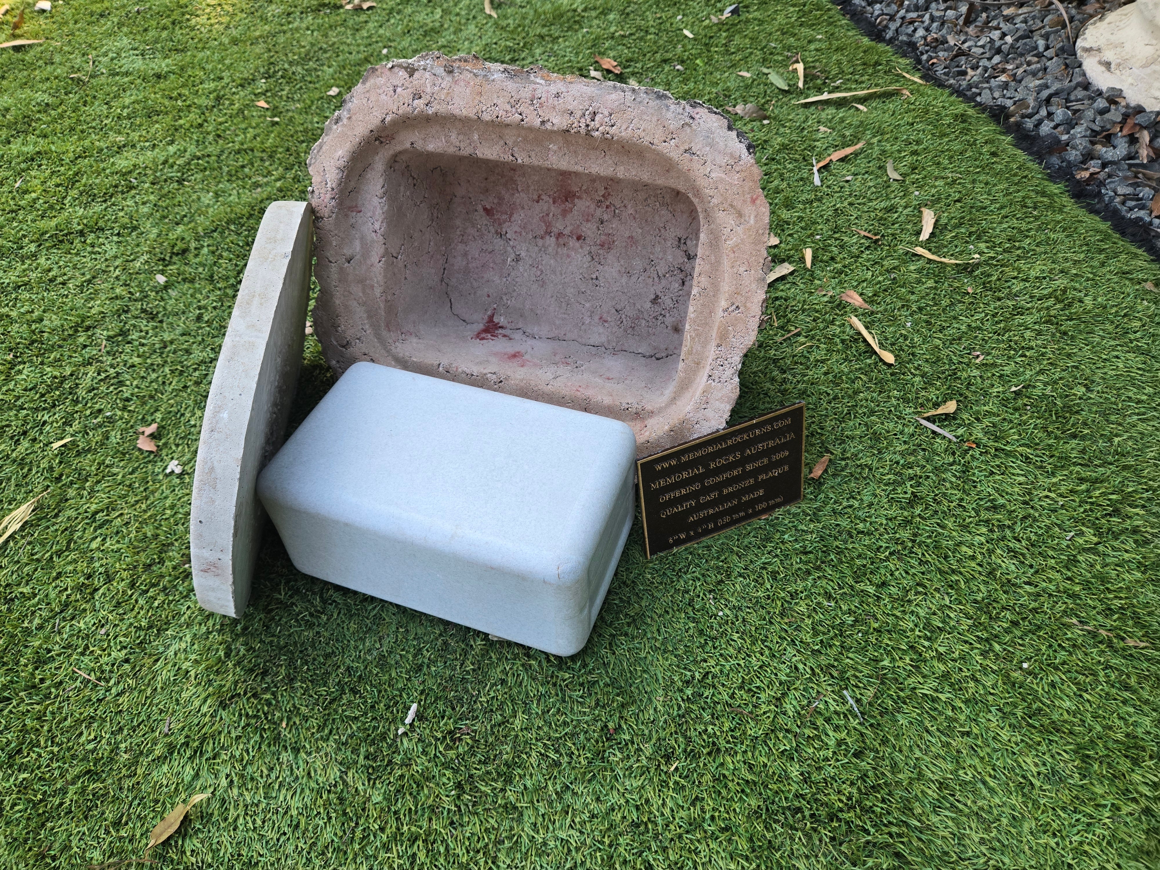Memorial Rock Urn 2210 Medium Natural Riversand