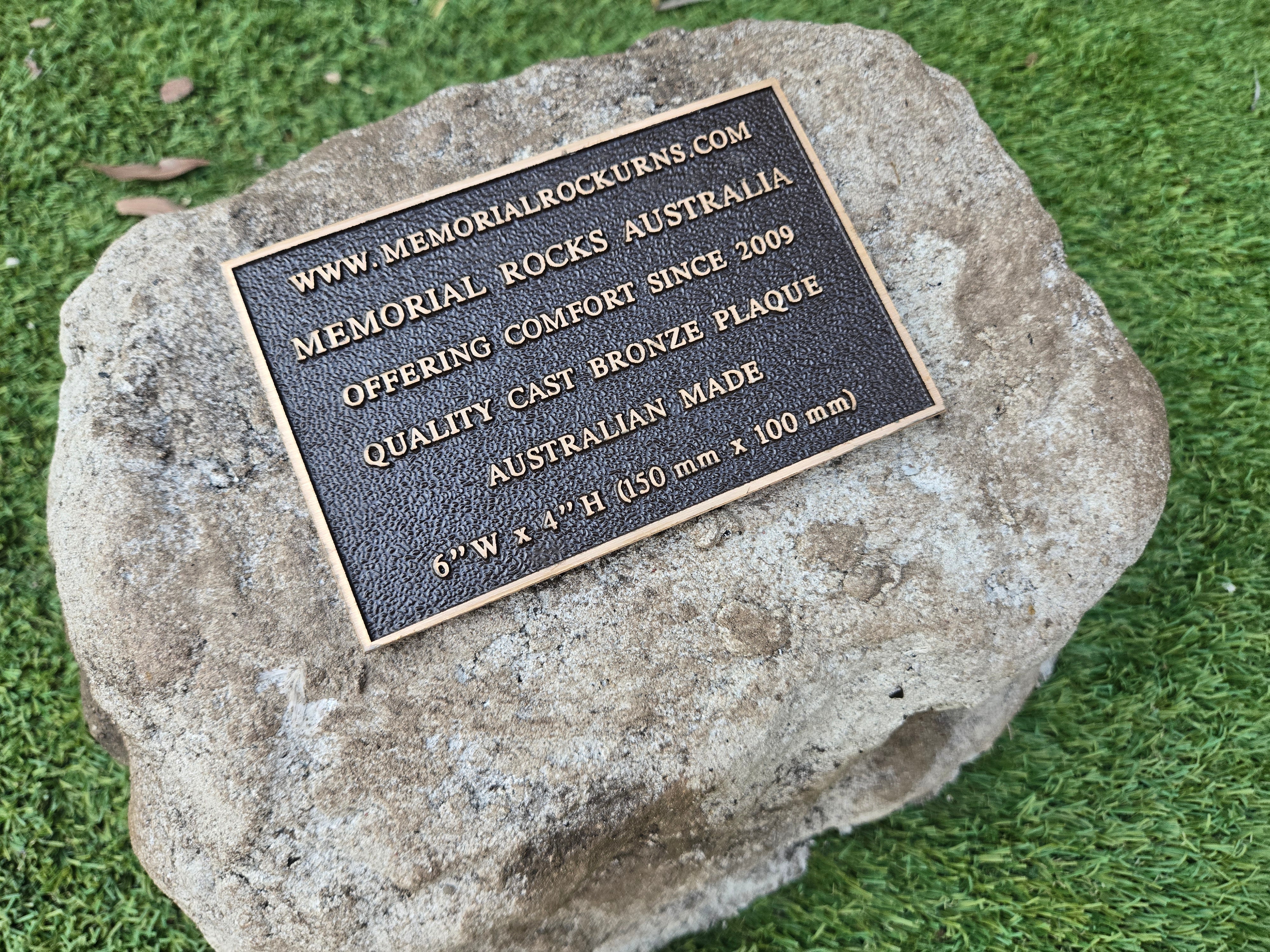 Memorial Rock Urn 2211 Medium Natural Riversand