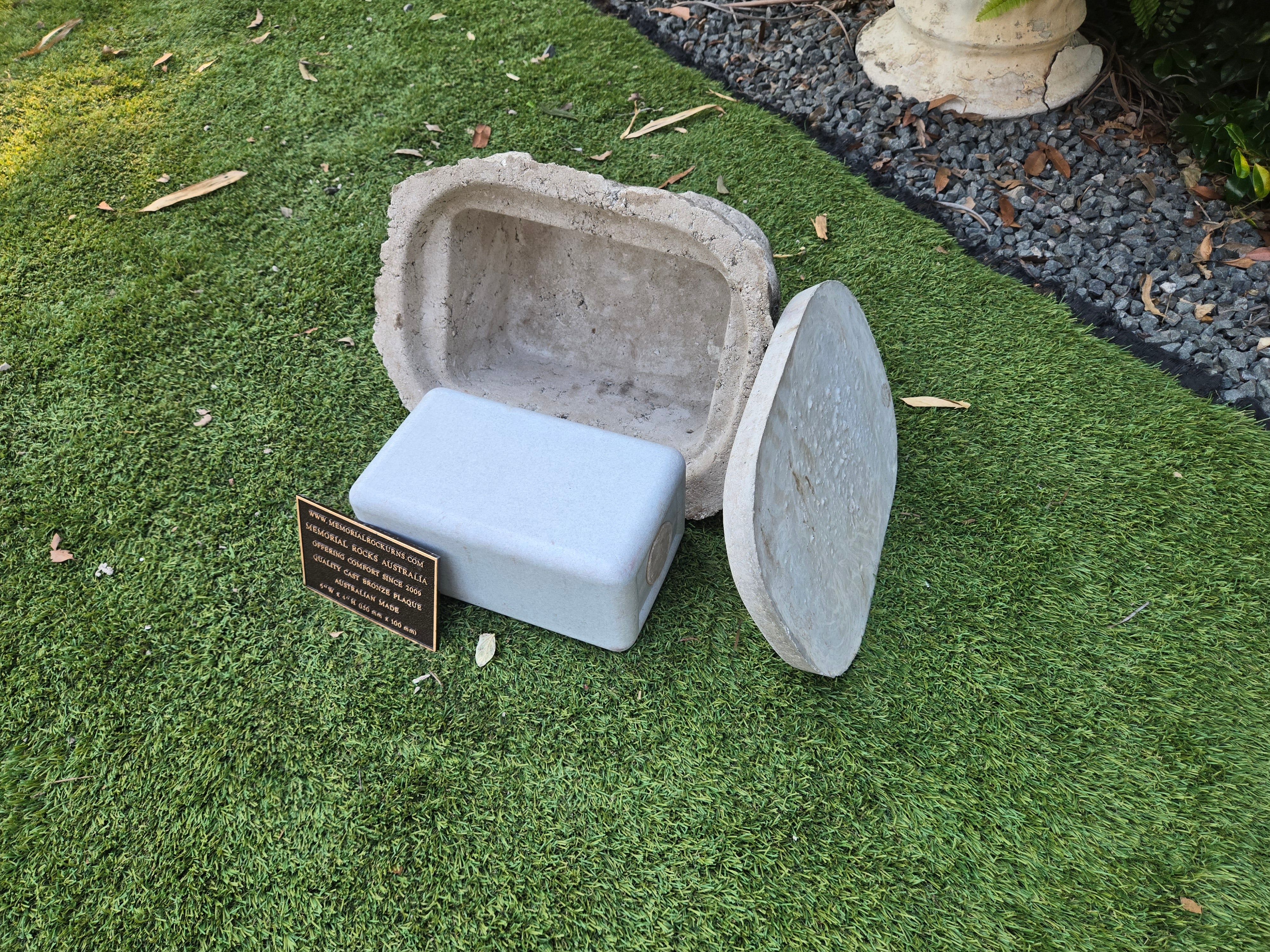 Memorial Rock Urn 2211 Medium Natural Riversand
