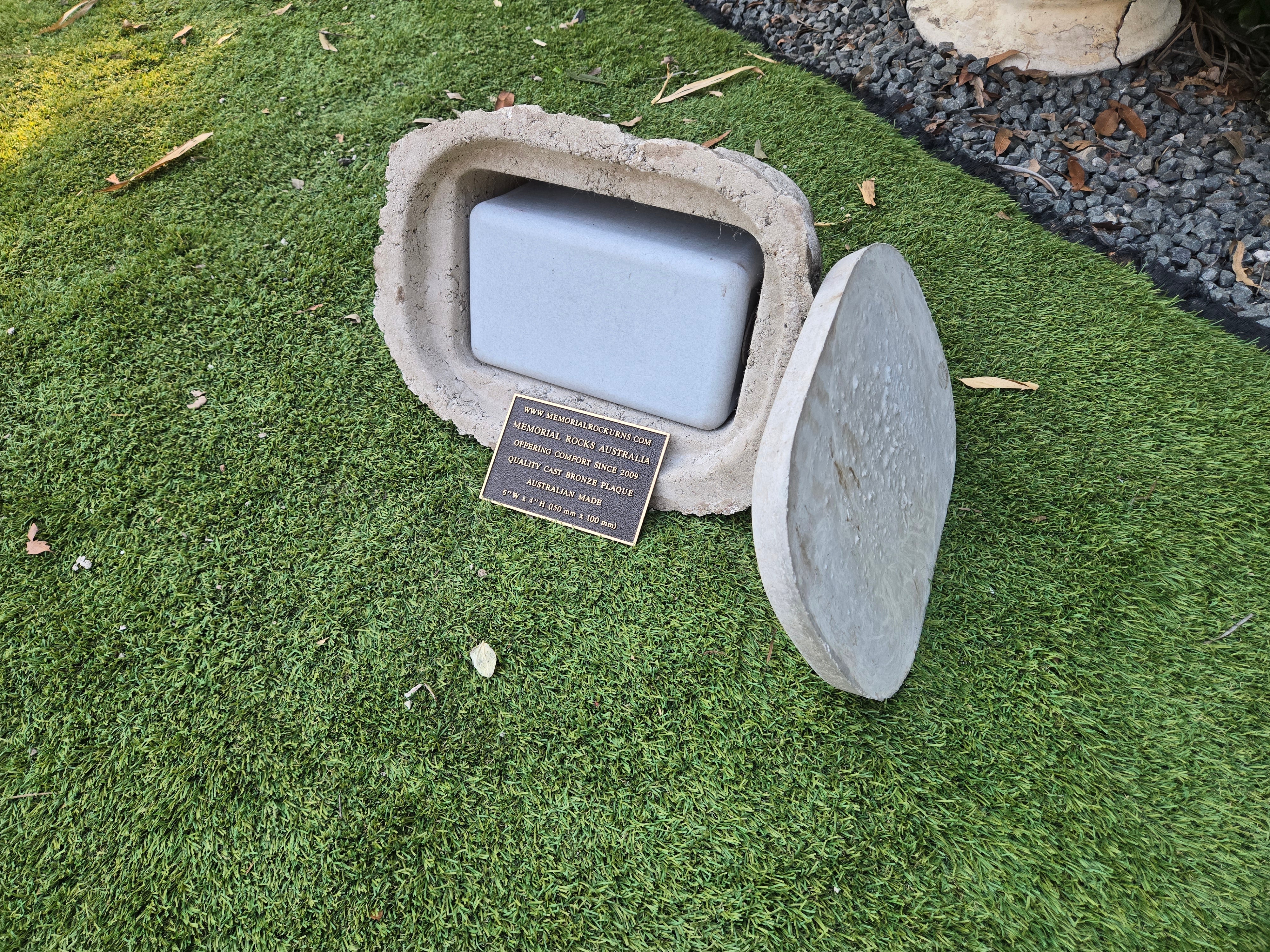 Memorial Rock Urn 2211 Medium Natural Riversand