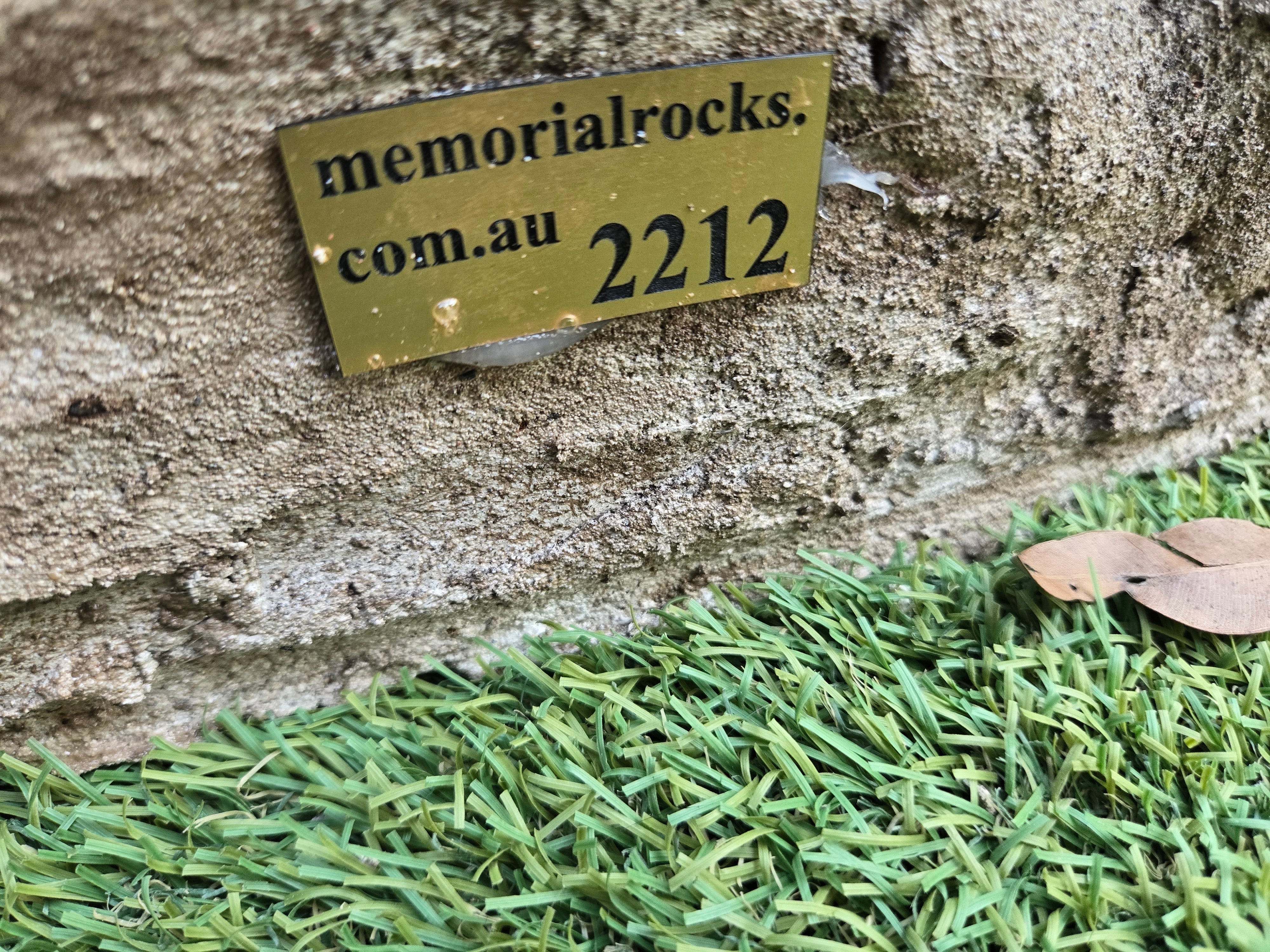 Memorial Rock Urn 2212 Medium Natural Riversand