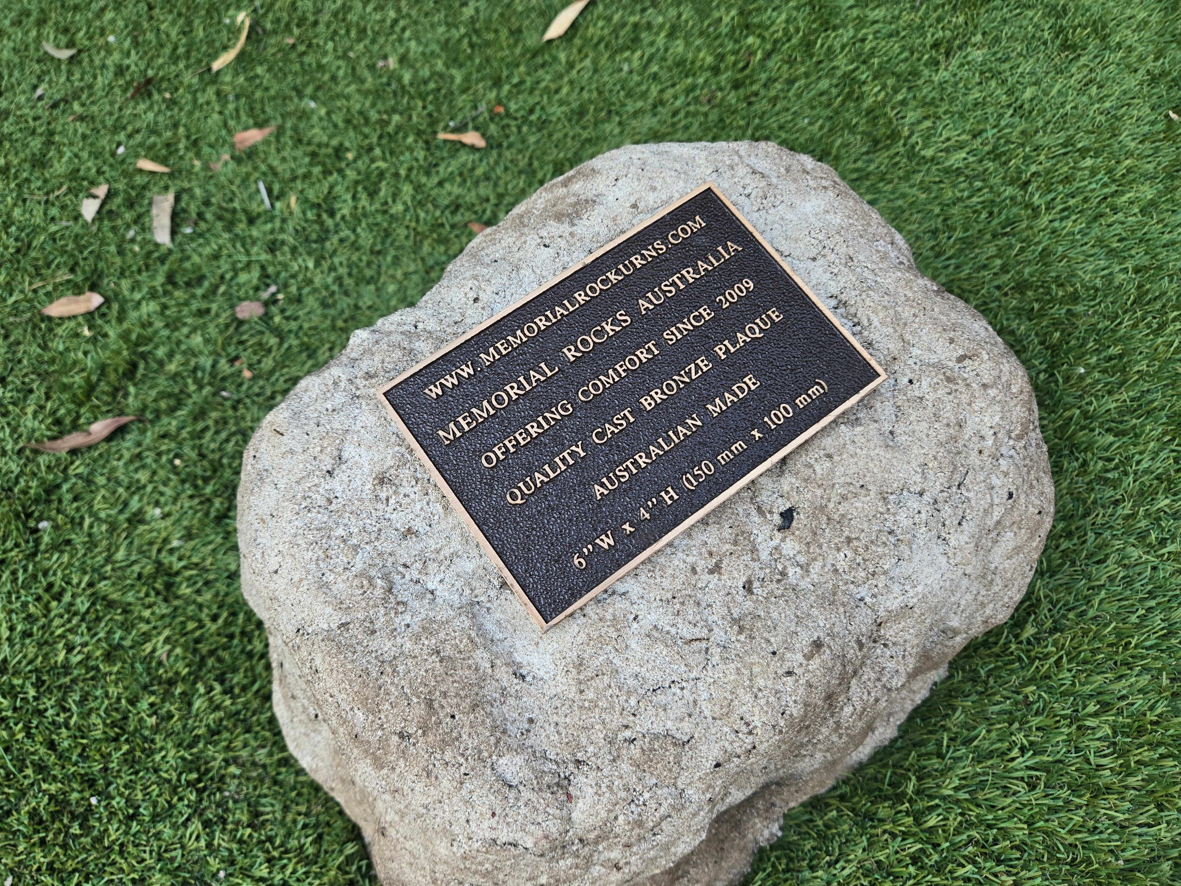 Memorial Rock Urn 2212 Medium Natural Riversand