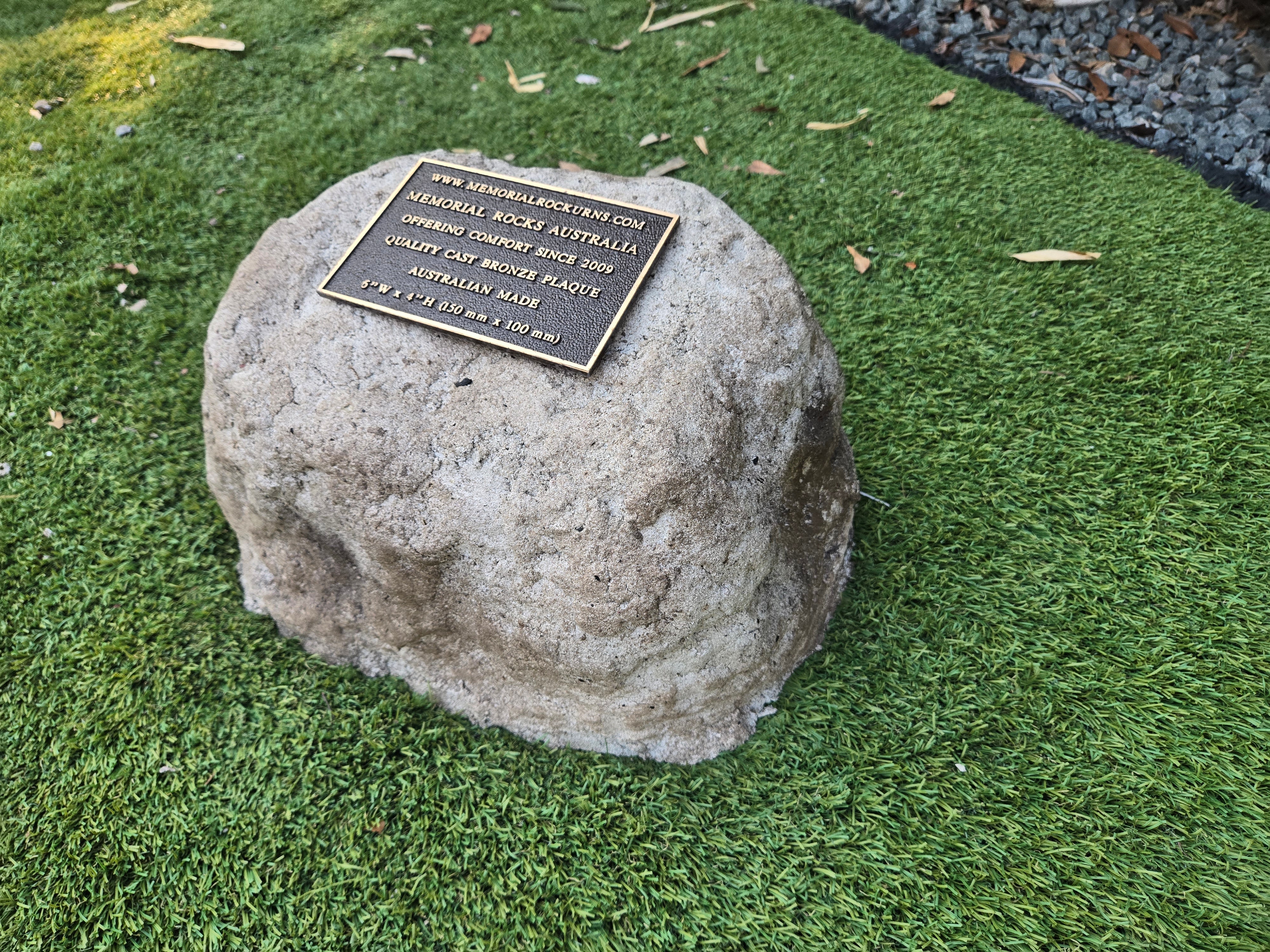 Memorial Rock Urn 2212 Medium Natural Riversand