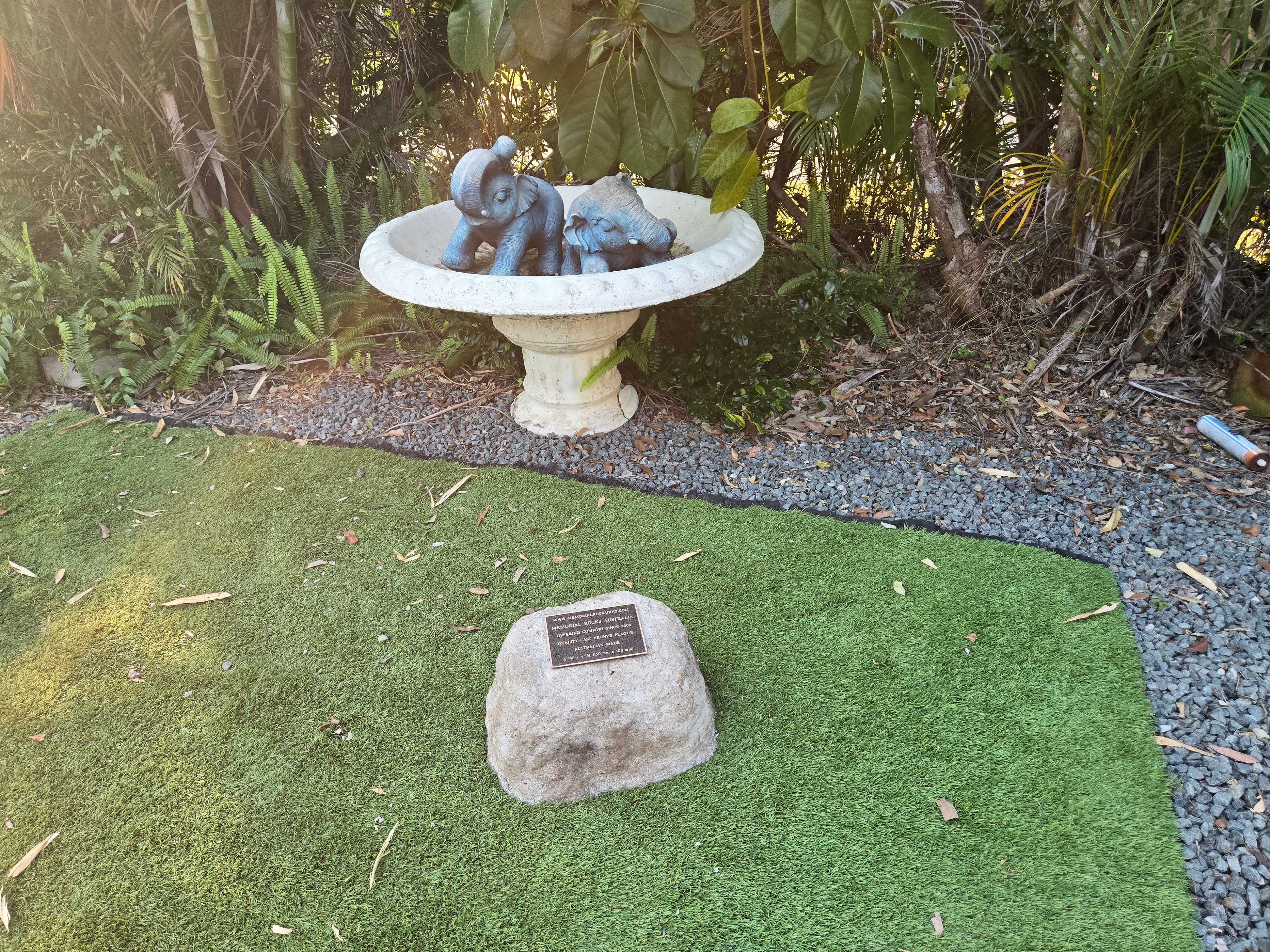 Memorial Rock Urn 2212 Medium Natural Riversand