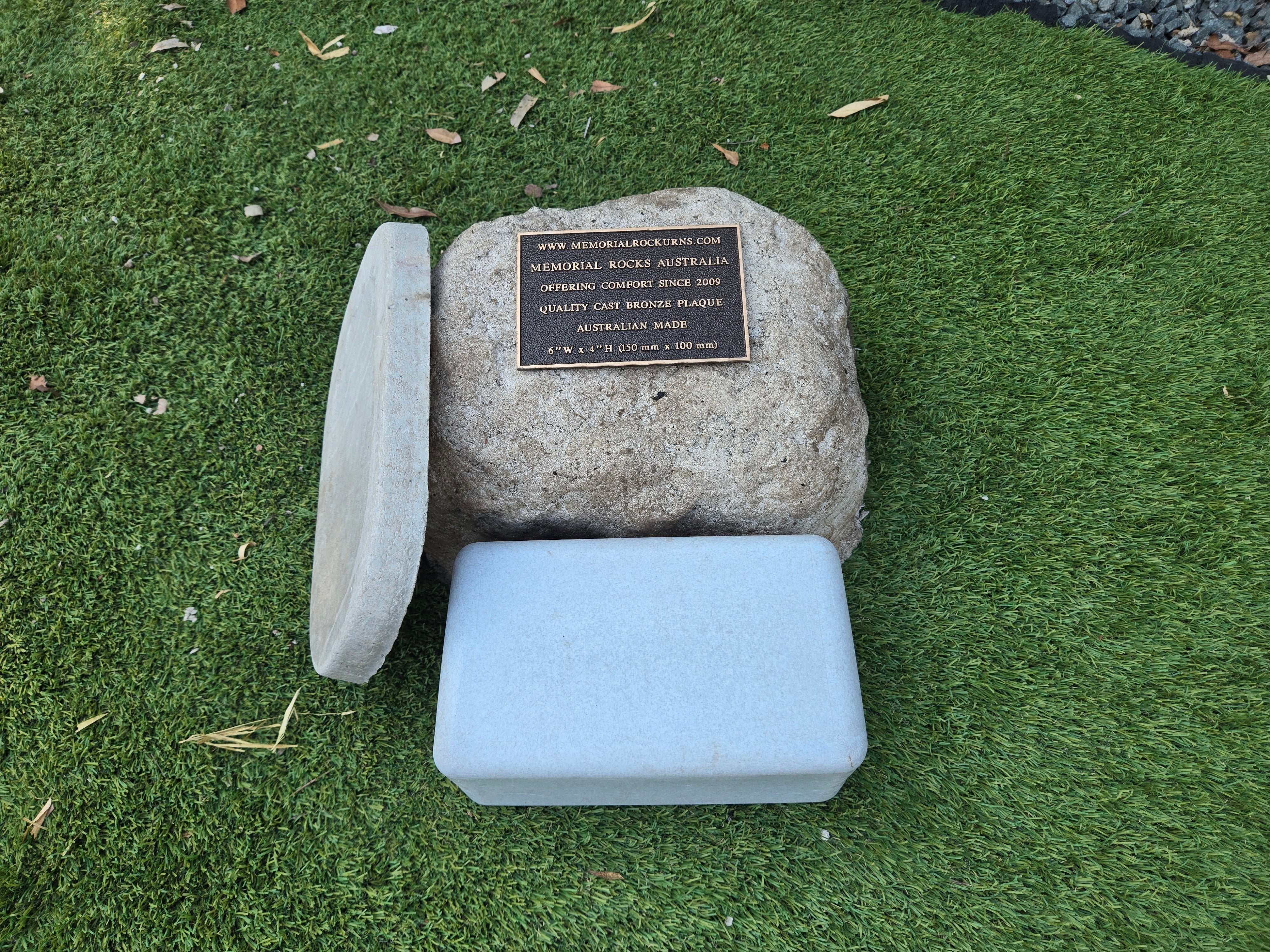 Memorial Rock Urn 2212 Medium Natural Riversand