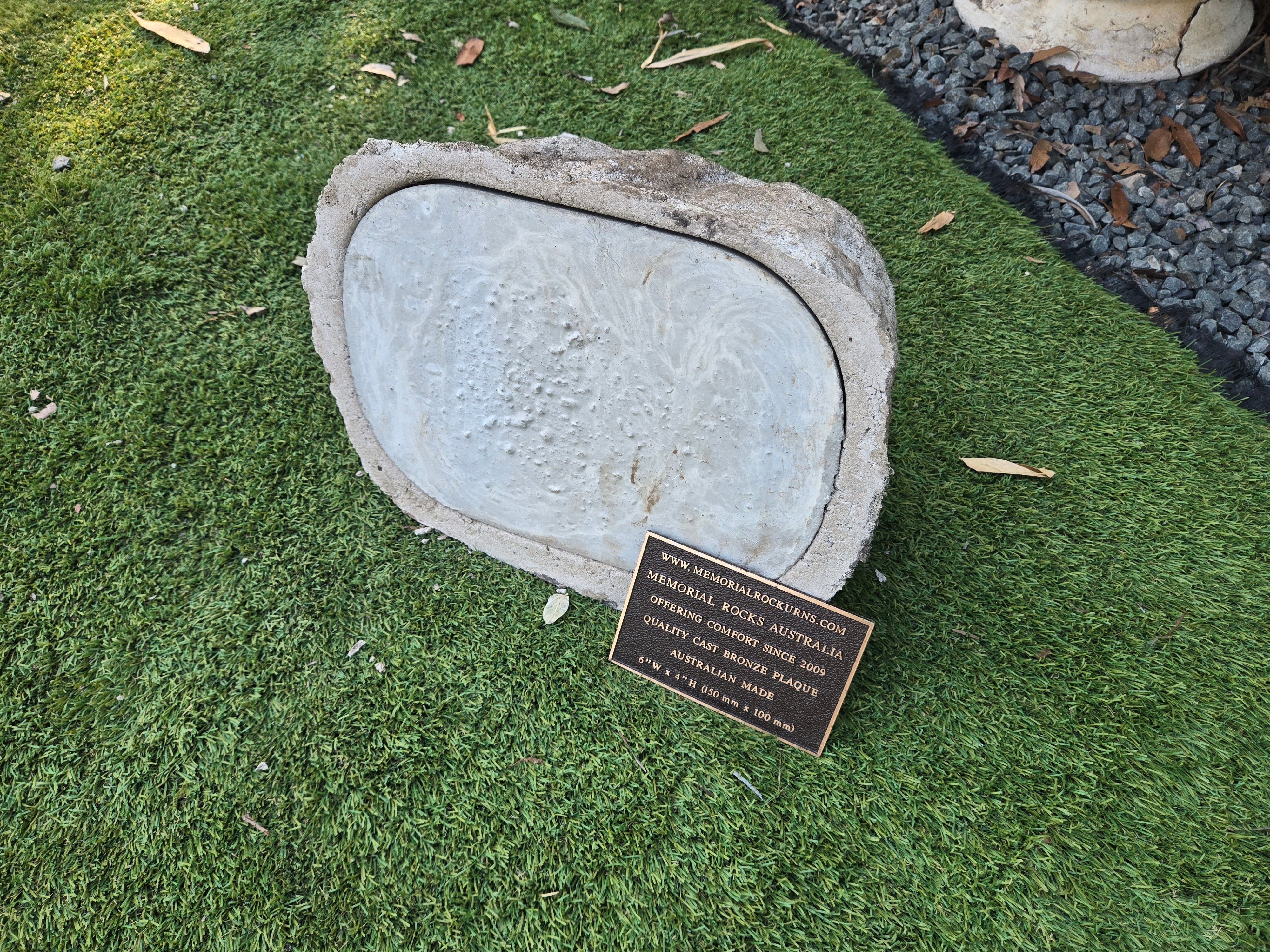 Memorial Rock Urn 2212 Medium Natural Riversand