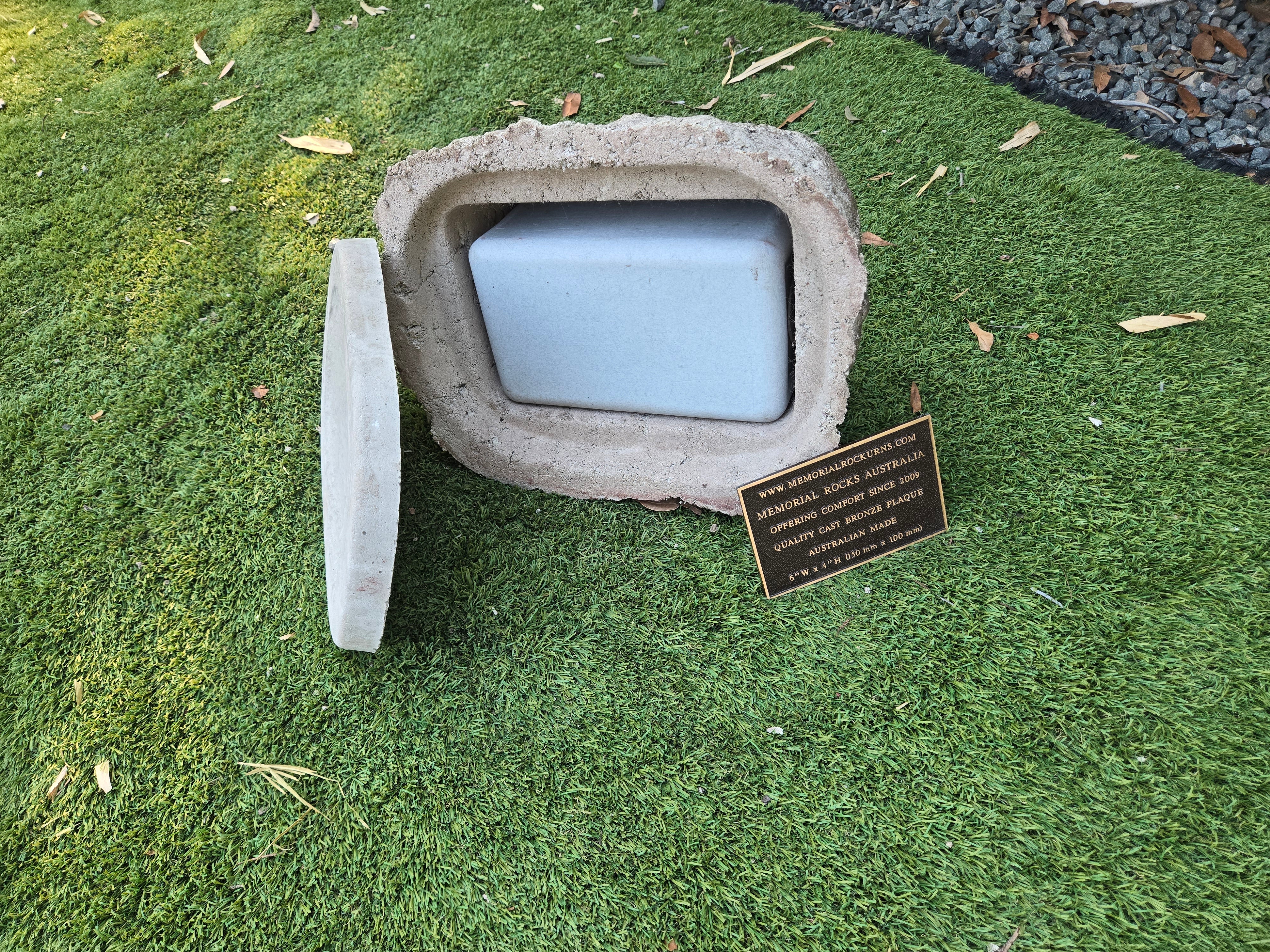 Memorial Rock Urn 2213 Medium Natural Riversand