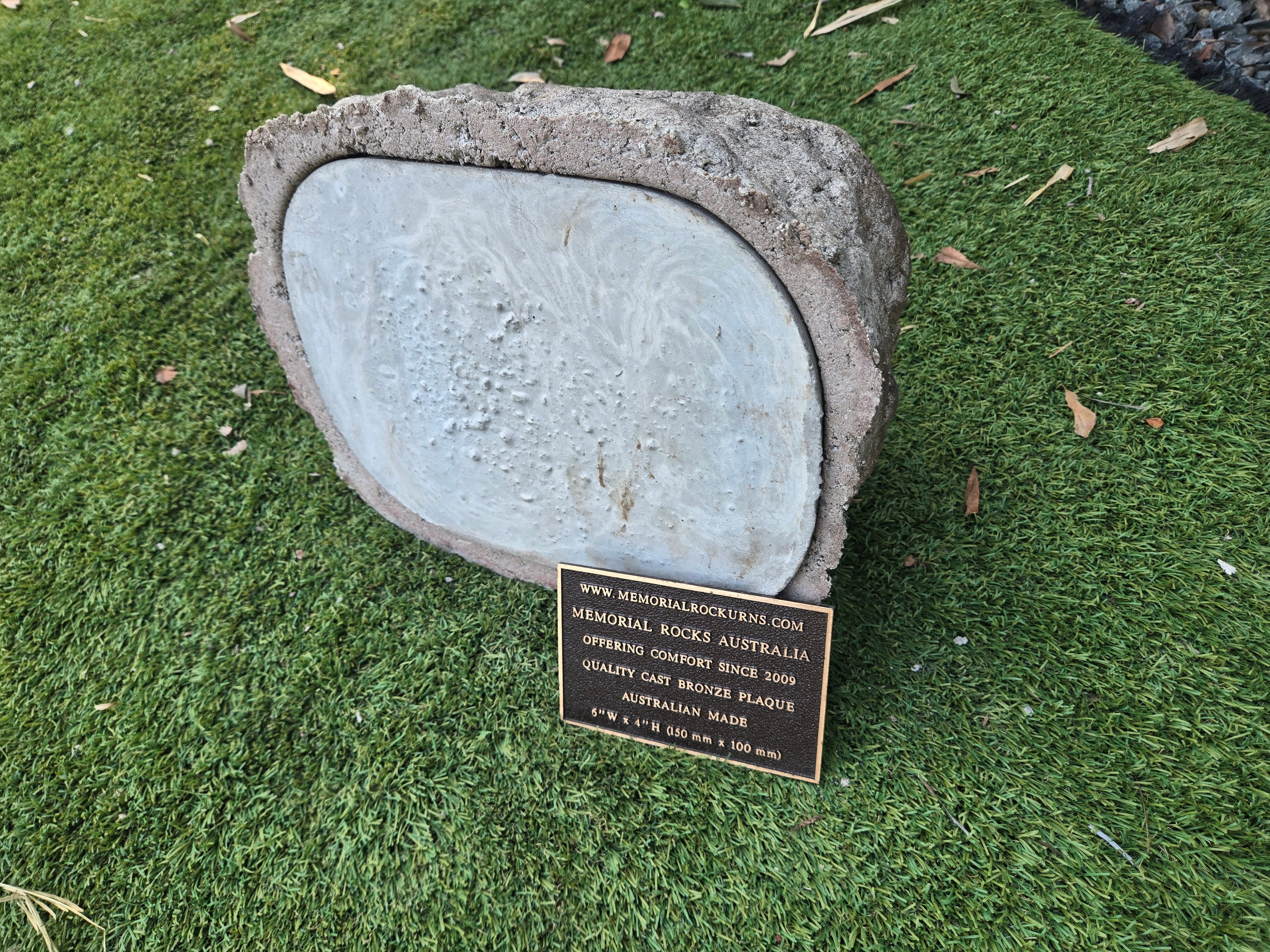 Memorial Rock Urn 2213 Medium Natural Riversand