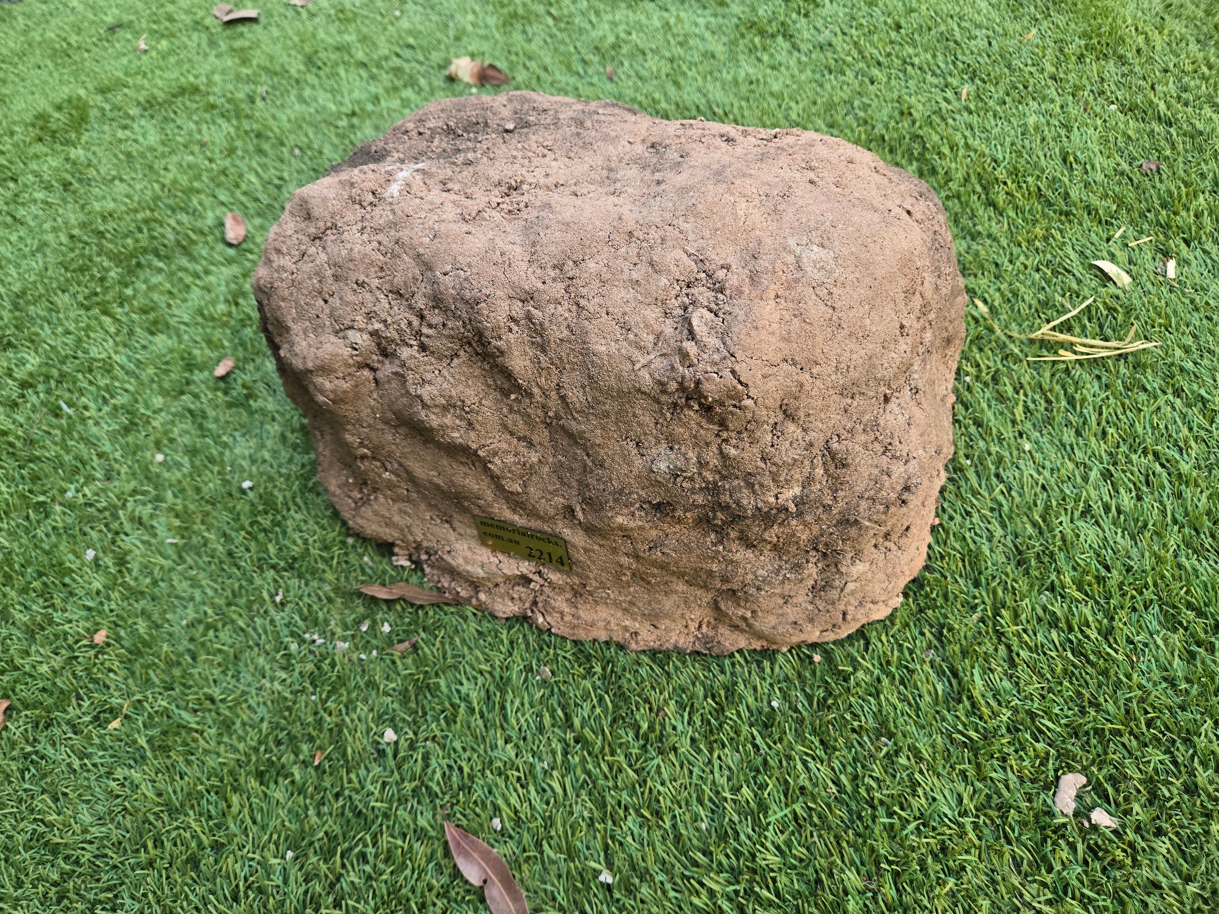 Memorial Rock Urn  2214 Regular Brown