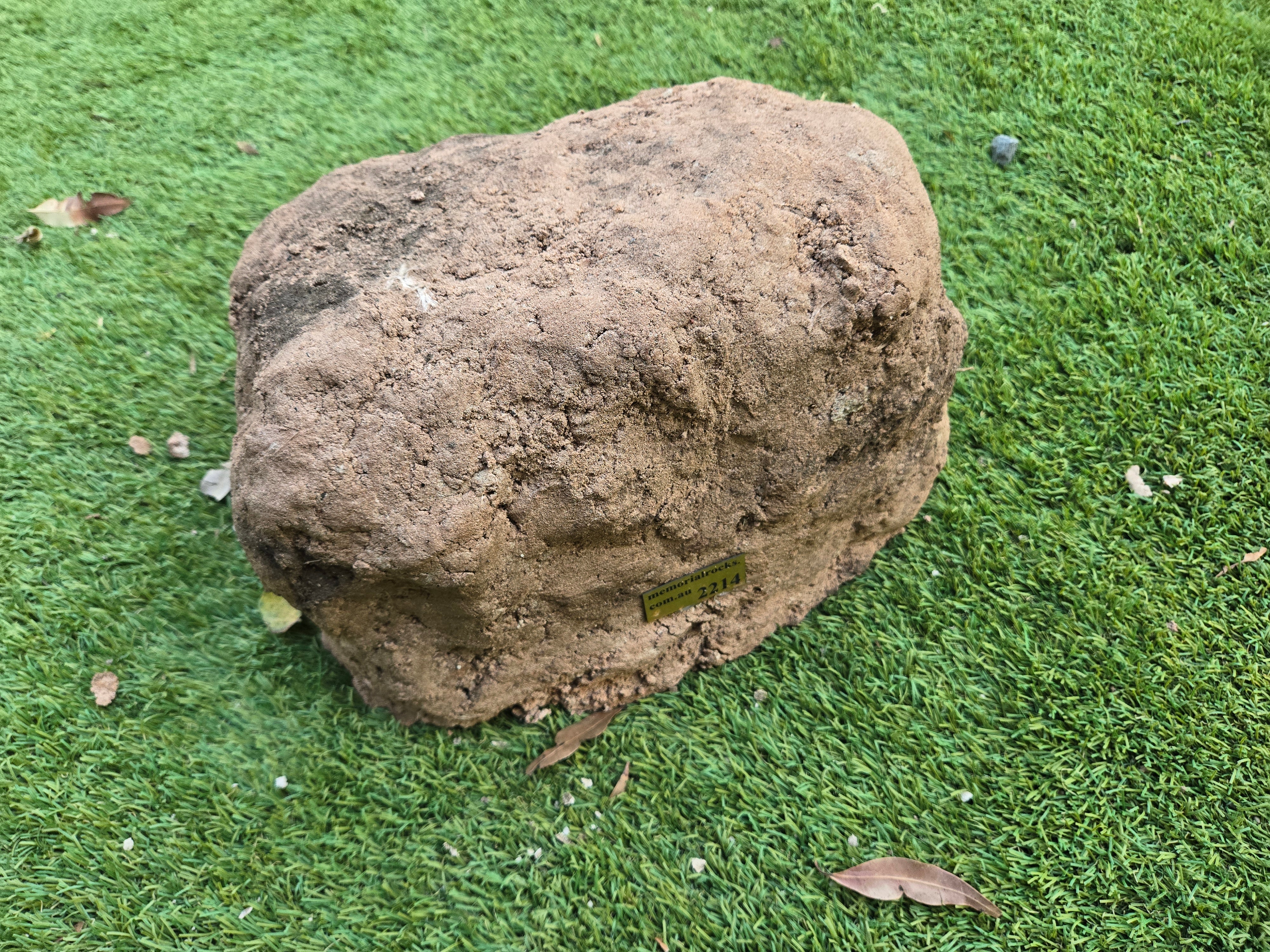 Memorial Rock Urn  2214 Regular Brown