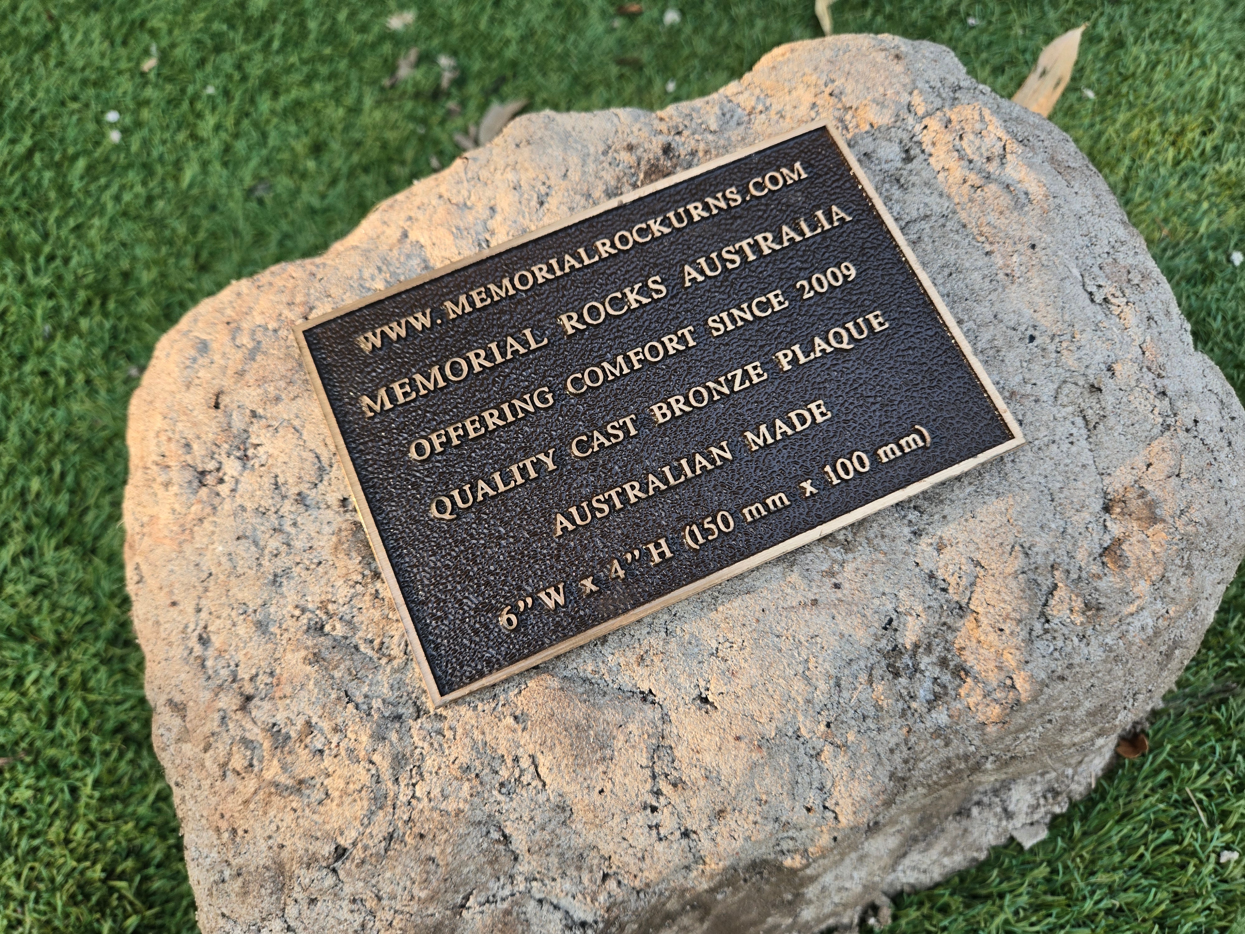 Memorial Rock Urn  2215 Regular Natural Riversand
