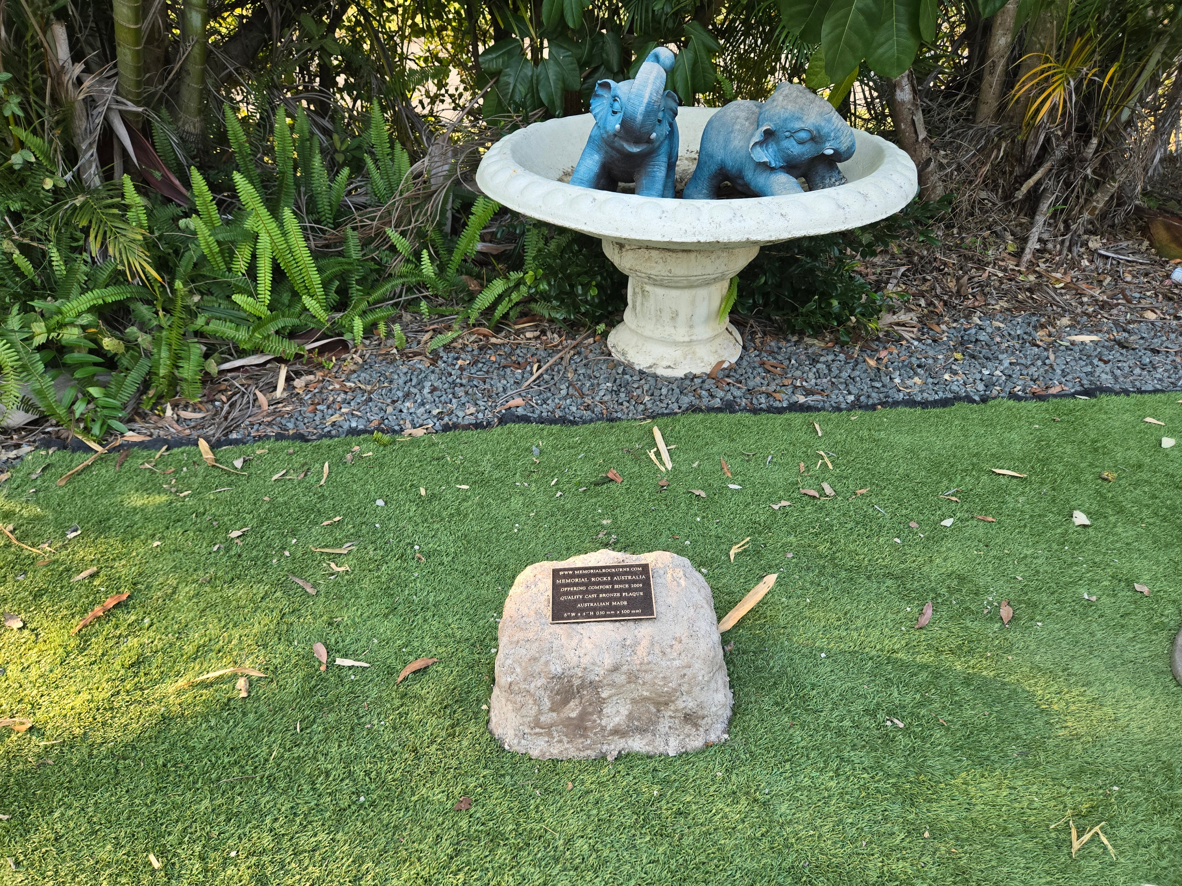 Memorial Rock Urn  2215 Regular Natural Riversand